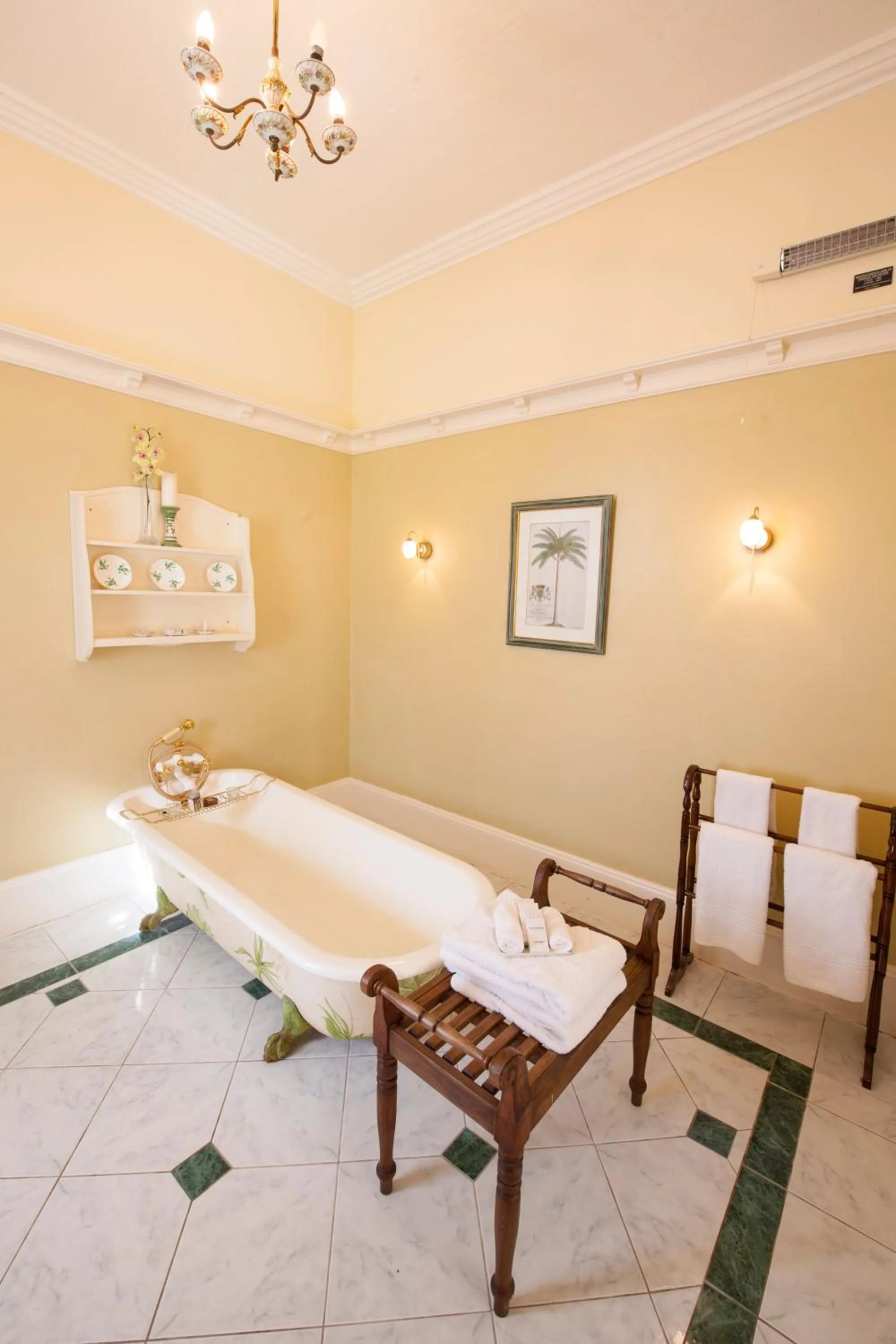 Bathroom in Hacklewood Hill Country House
