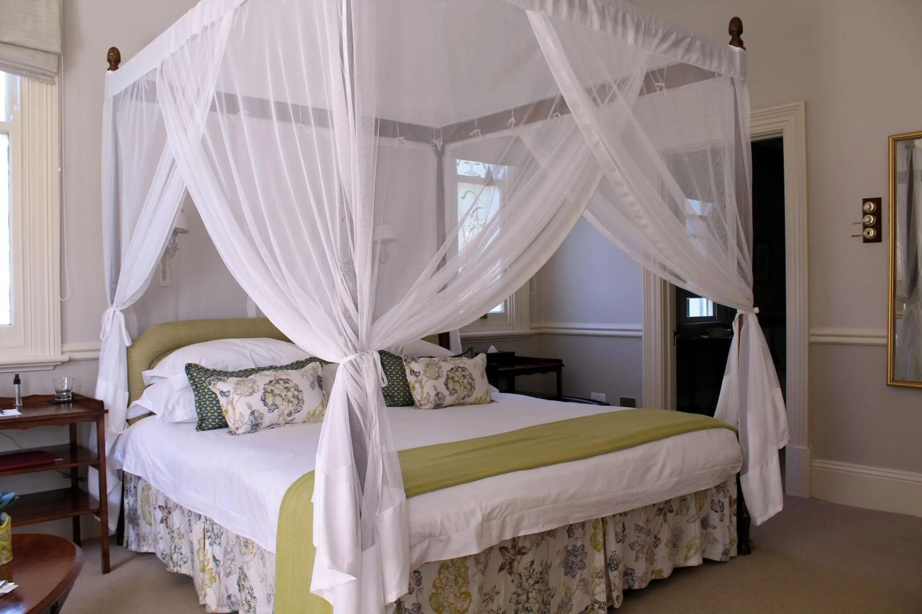 Bed in Hacklewood Hill Country House