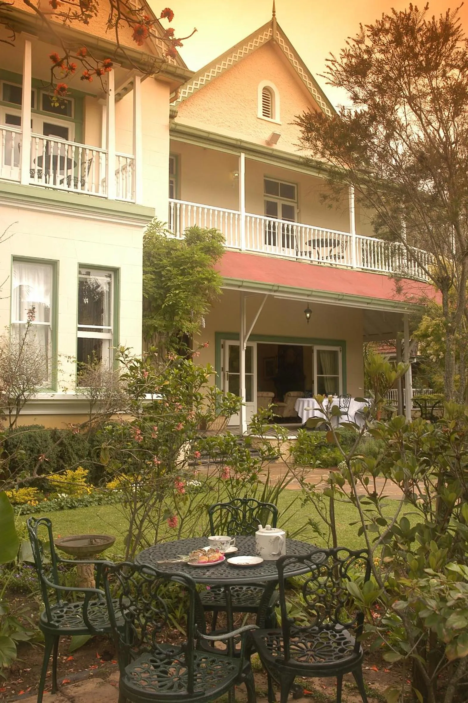 Property building in Hacklewood Hill Country House