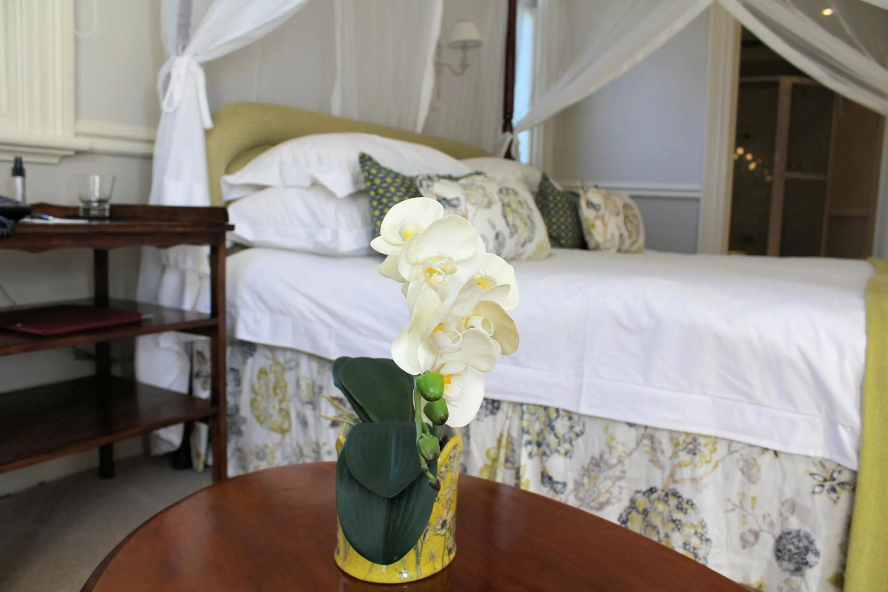 Bedroom, Bed in Hacklewood Hill Country House
