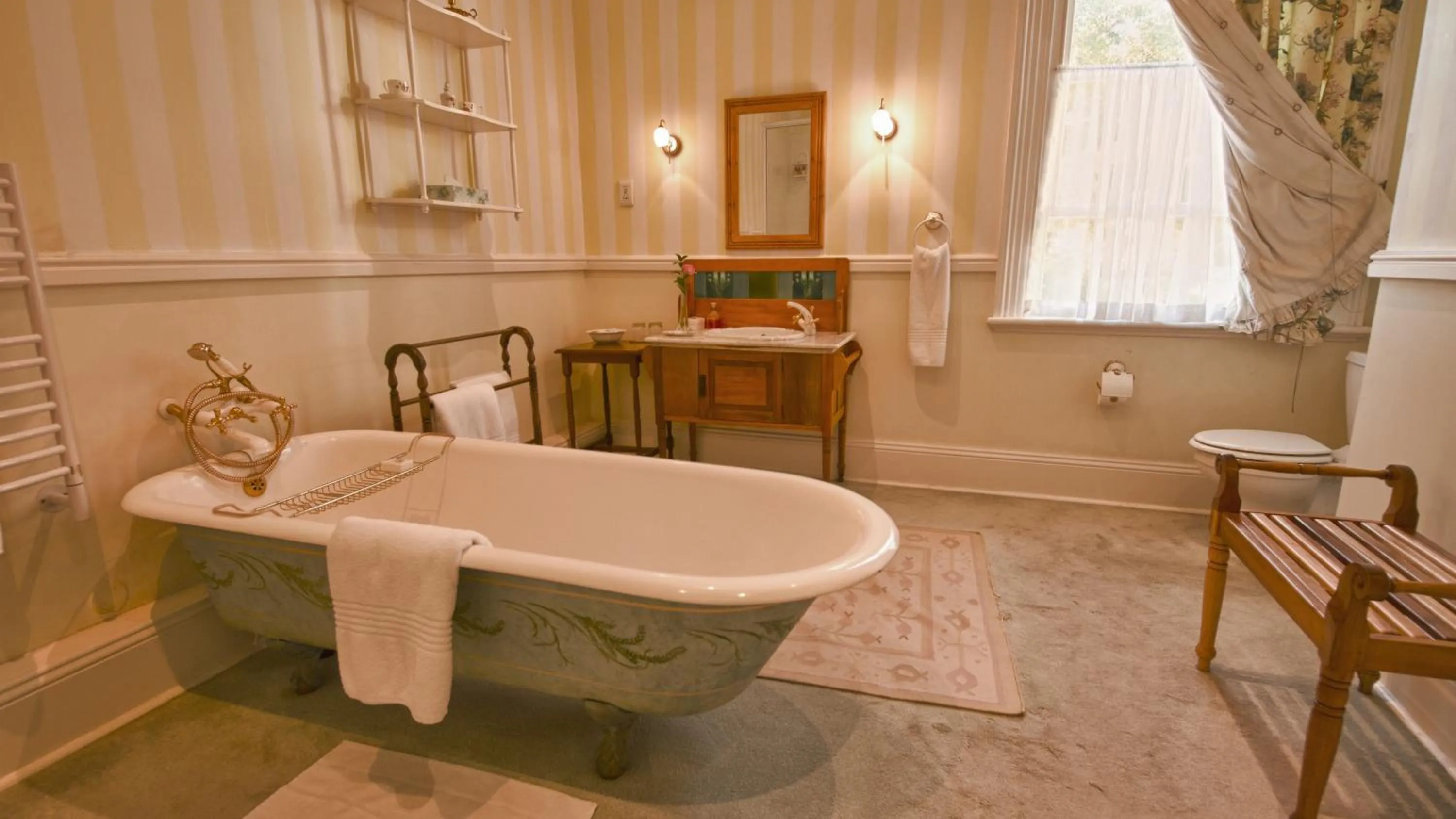 Bathroom in Hacklewood Hill Country House