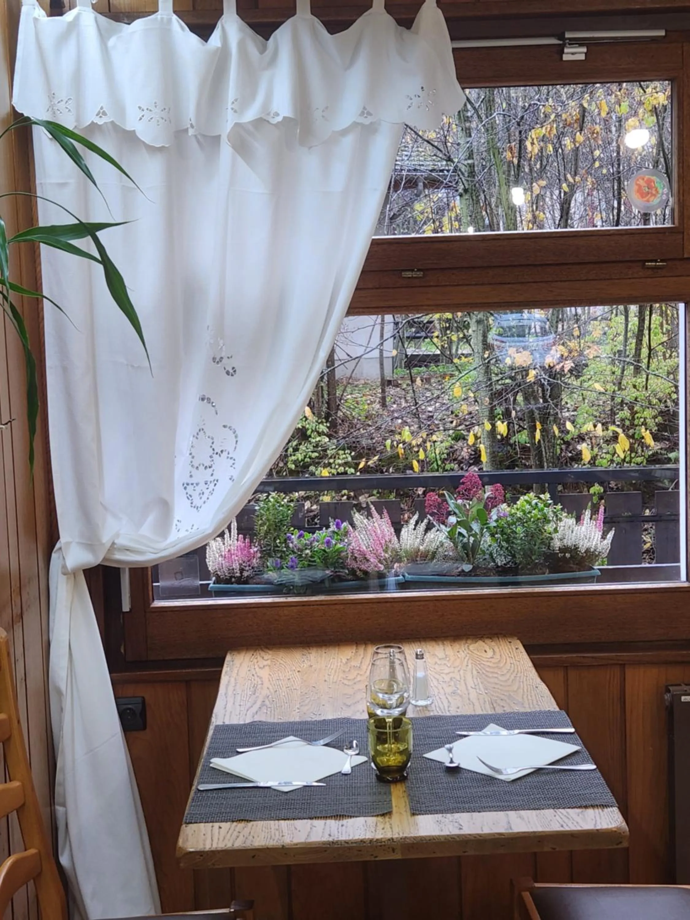 Restaurant/places to eat in Hôtel Le Mont Jorat