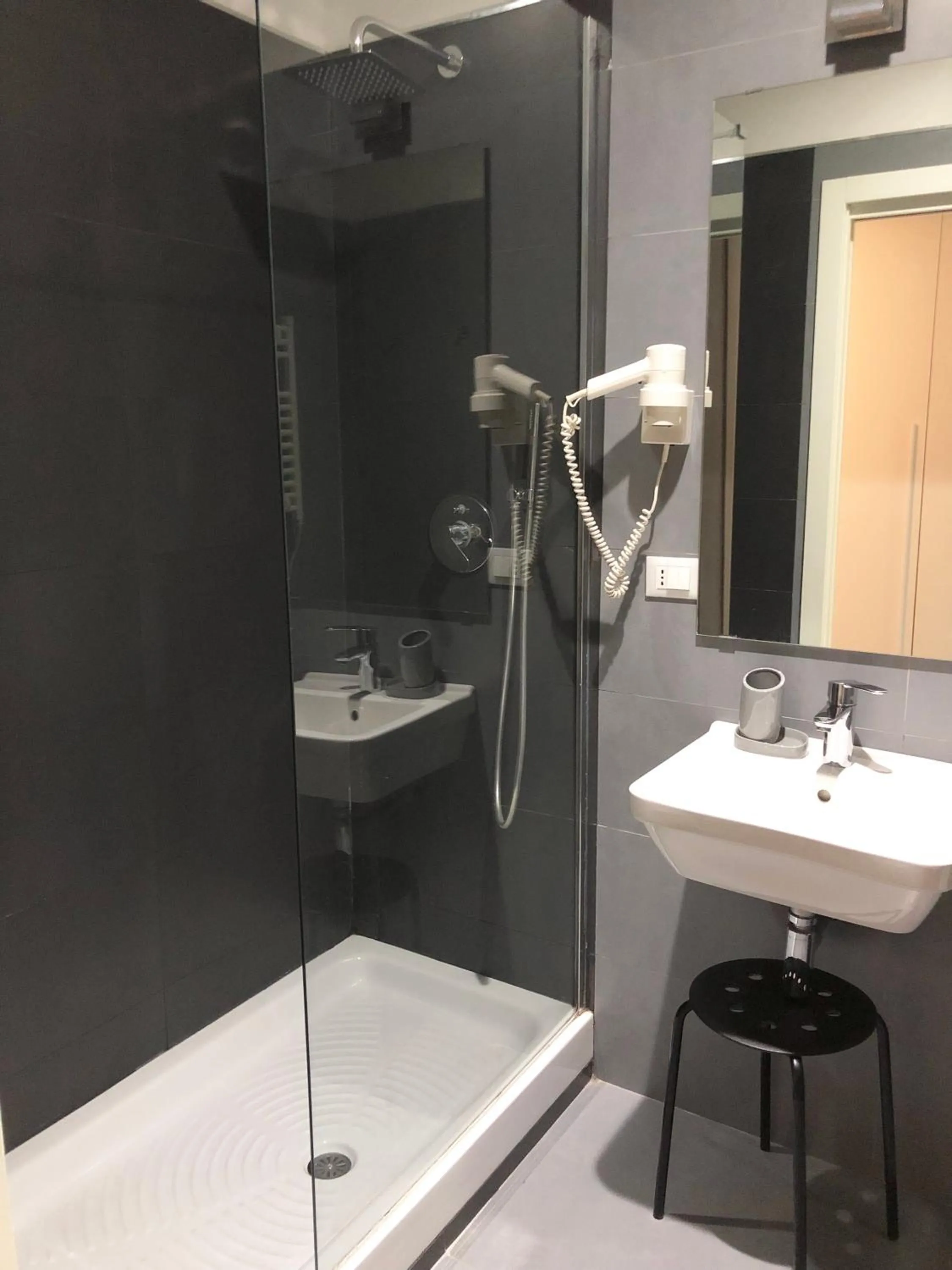 Shower in Le Vie del Vaticano