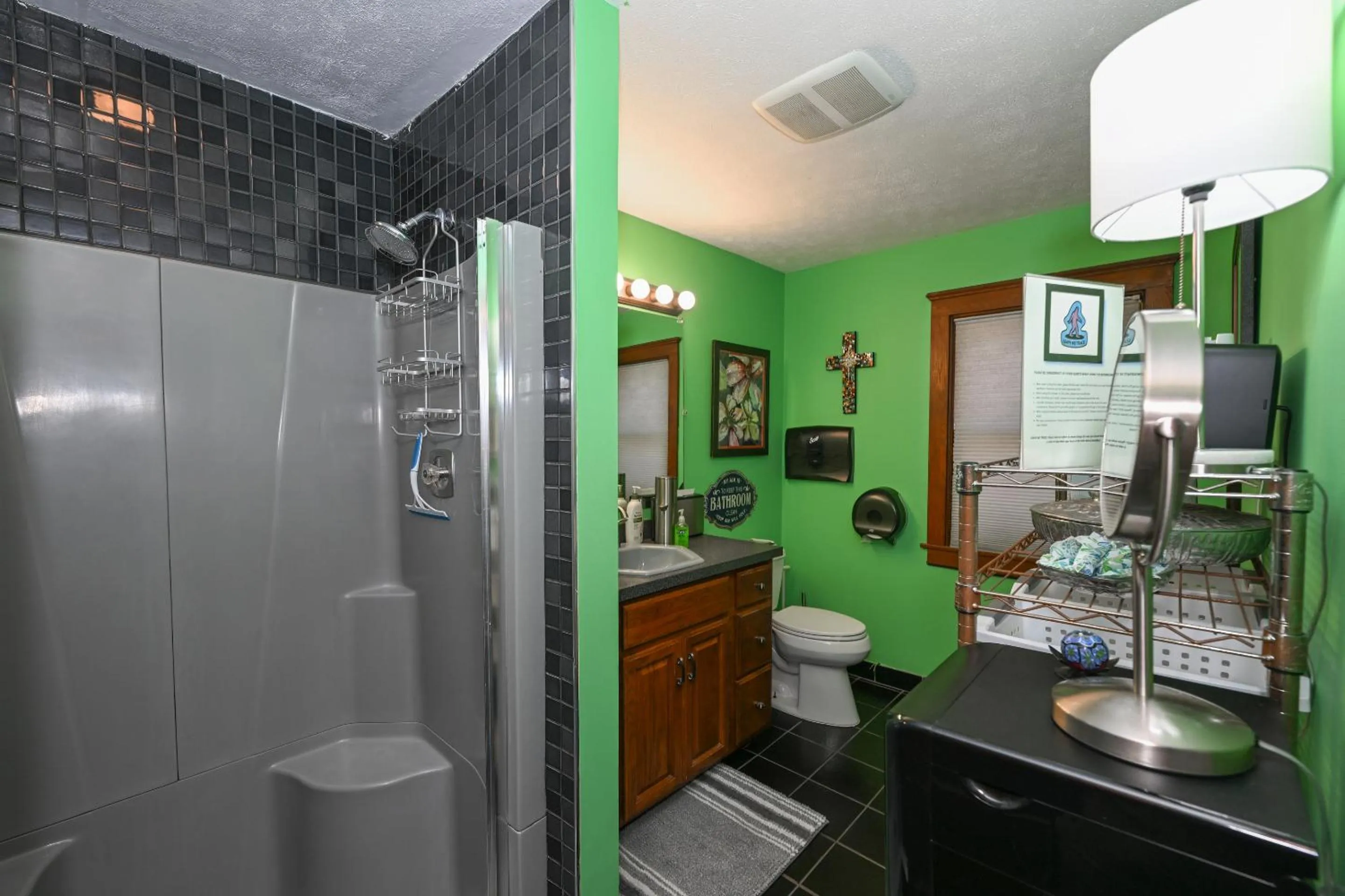 Shower in Berrodin Bed & Breakfast