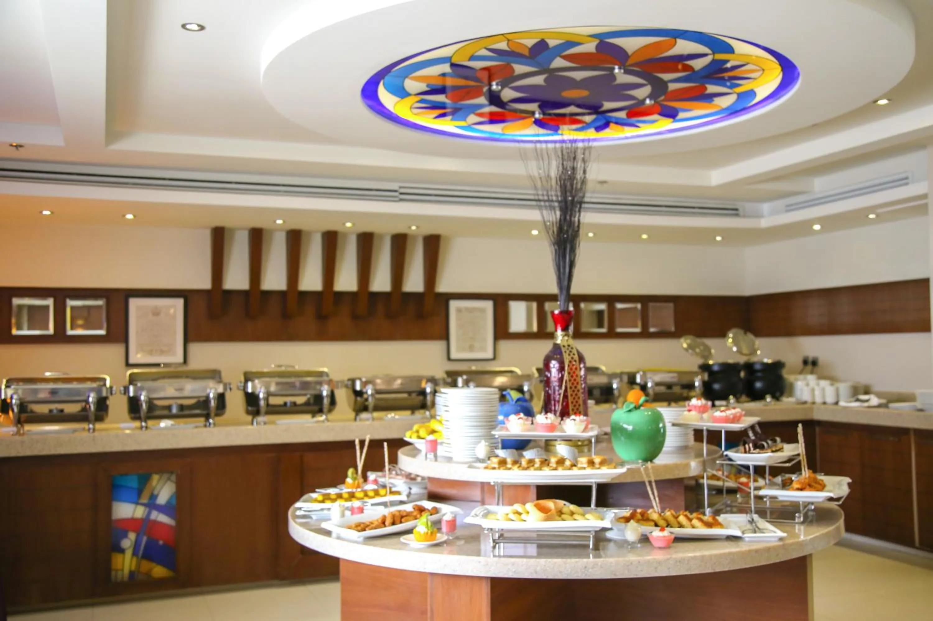 Restaurant/places to eat in Continent Sumou Hotel Al Khobar