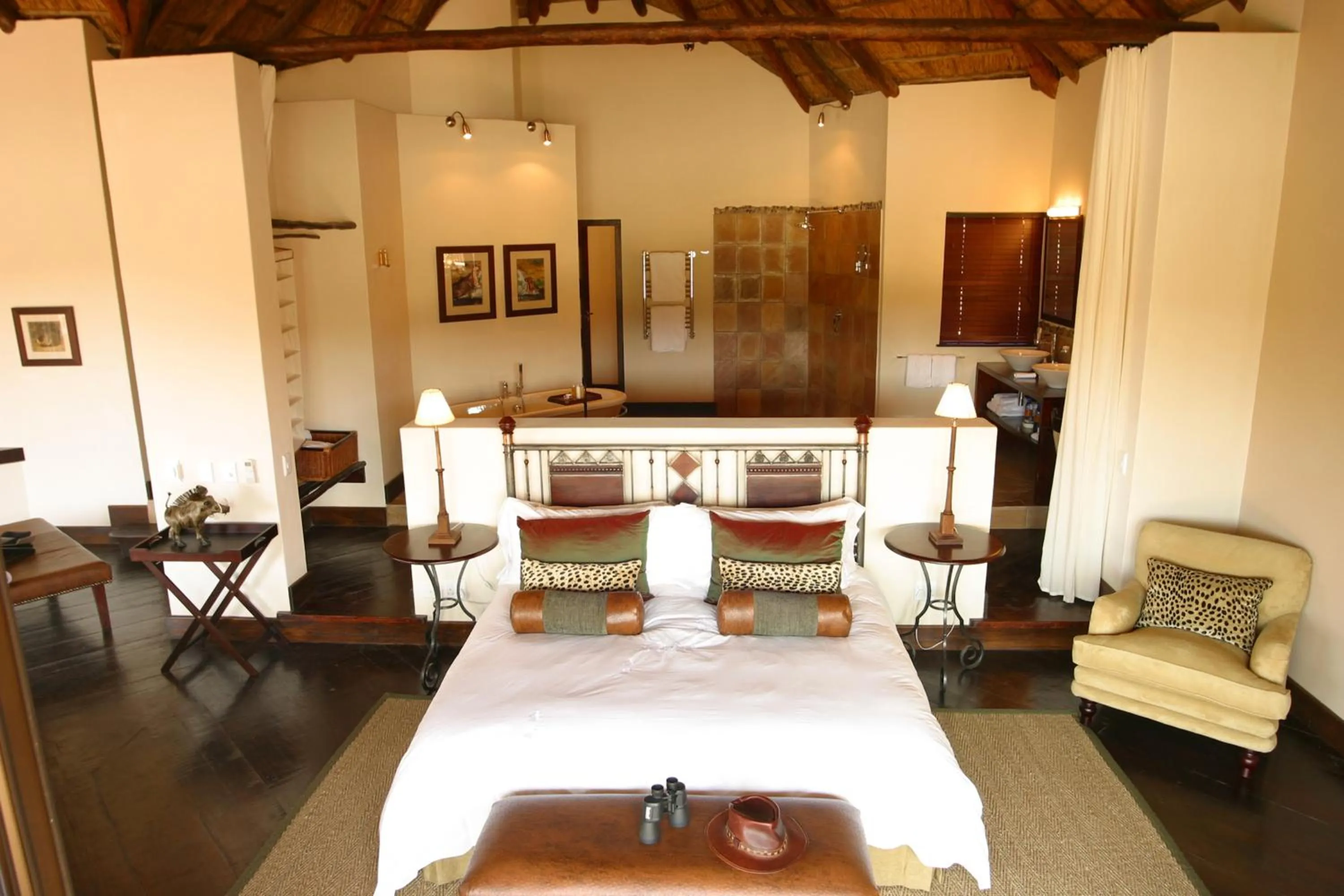 Bedroom, Bed in Pumba Private Game Reserve
