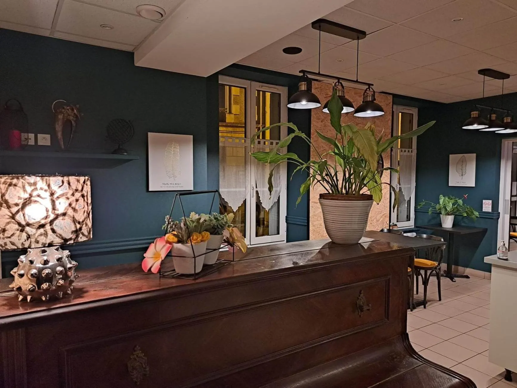 Restaurant/places to eat in Hôtel Les Deux Porches