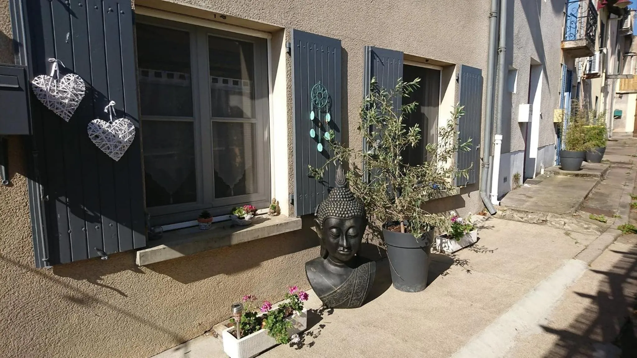 Patio in Hôtel Les Deux Porches