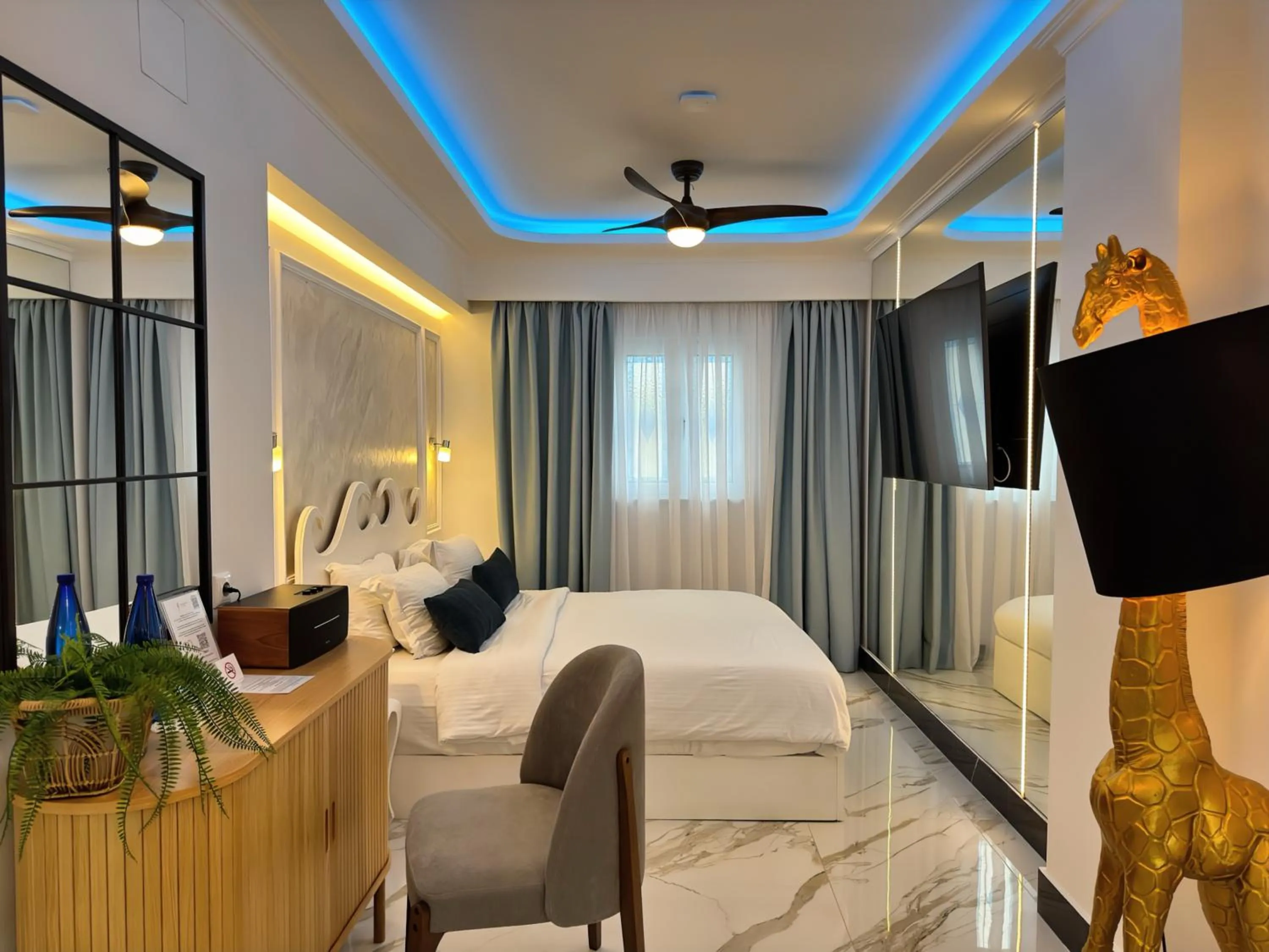 Bed in Panorama Suites & Spa - Adults Only