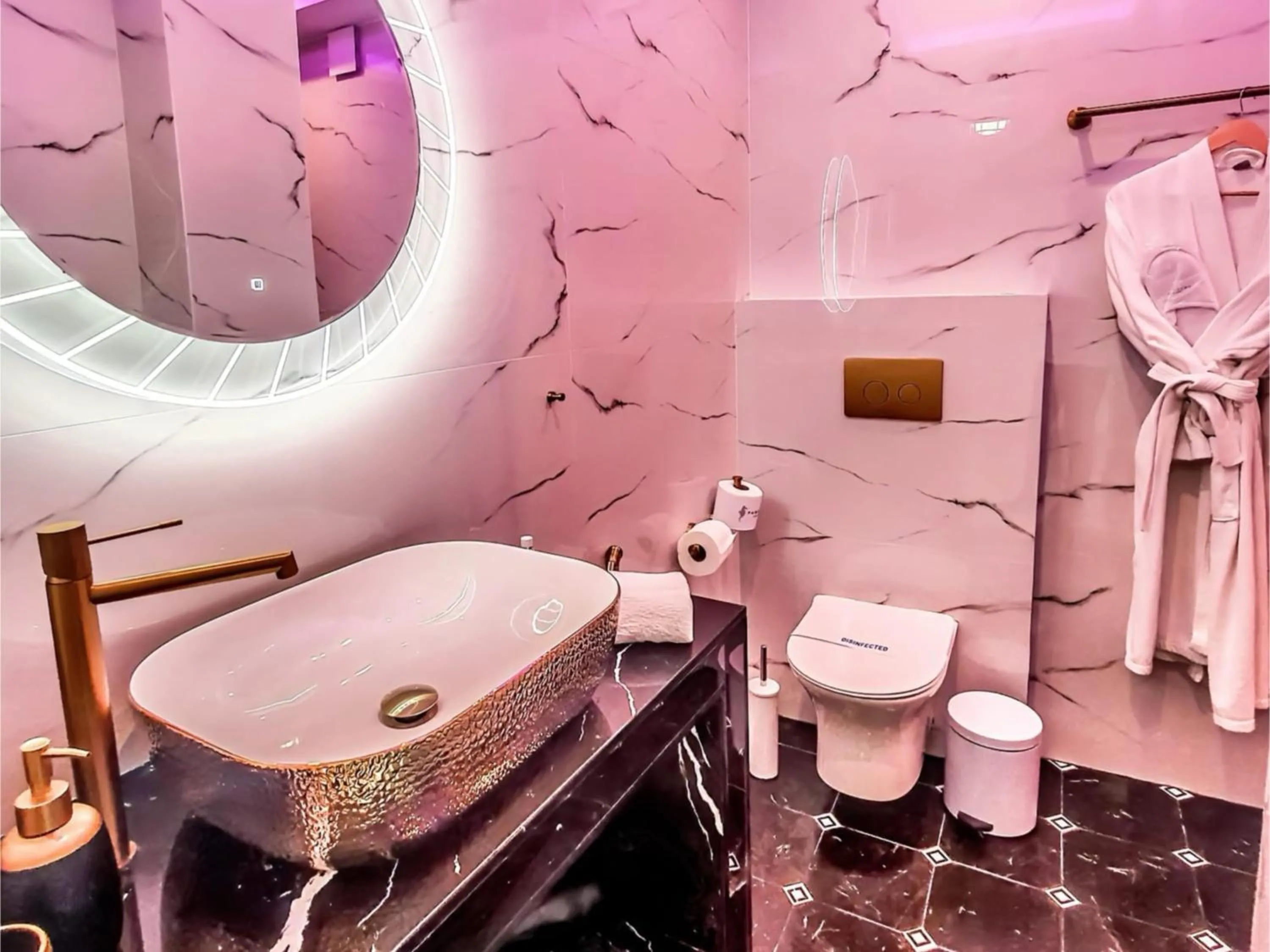 Shower in Panorama Suites & Spa - Adults Only