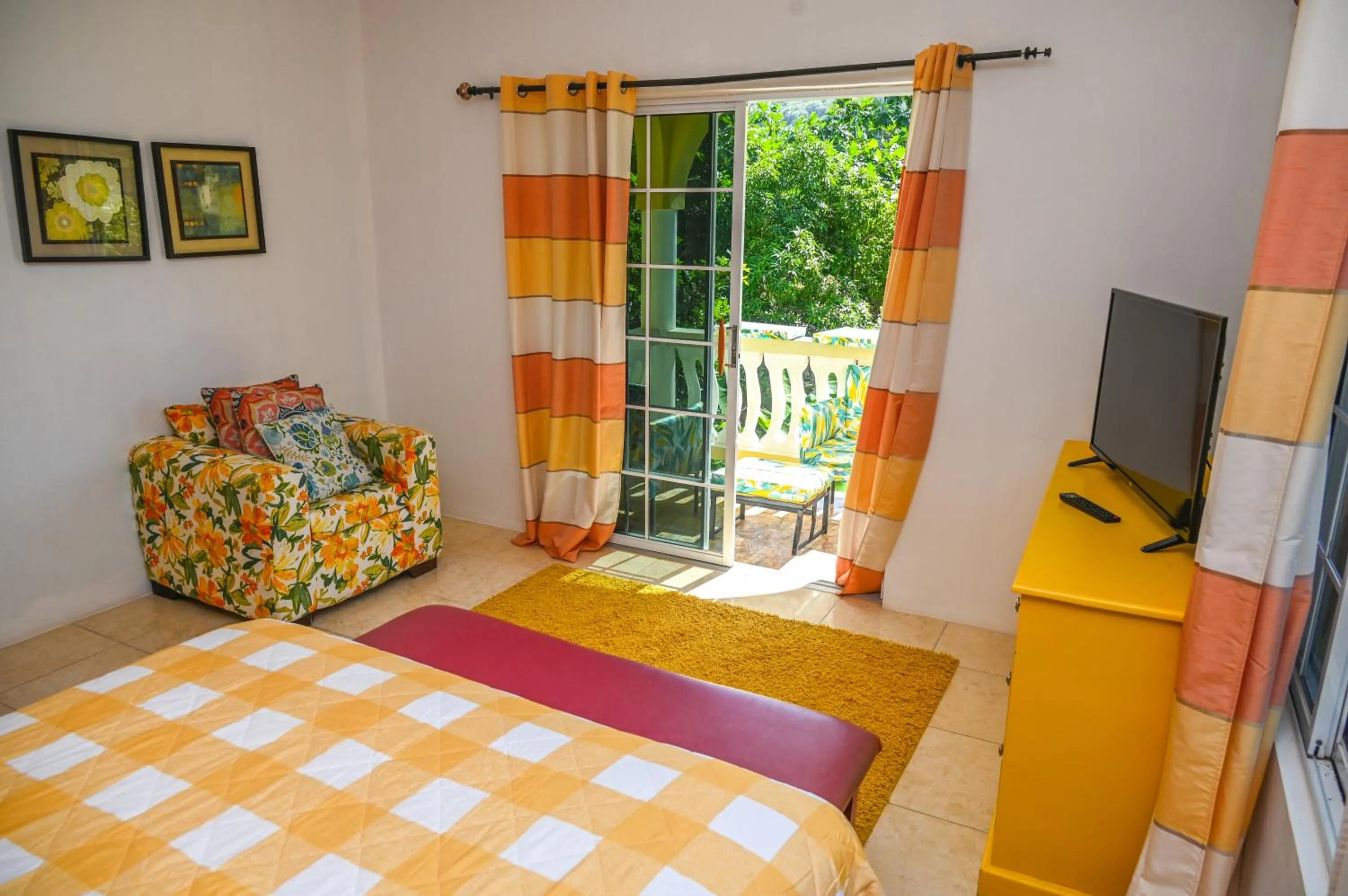 Bed in Takuma Boutque Hotel Hotel Rooms & Suites