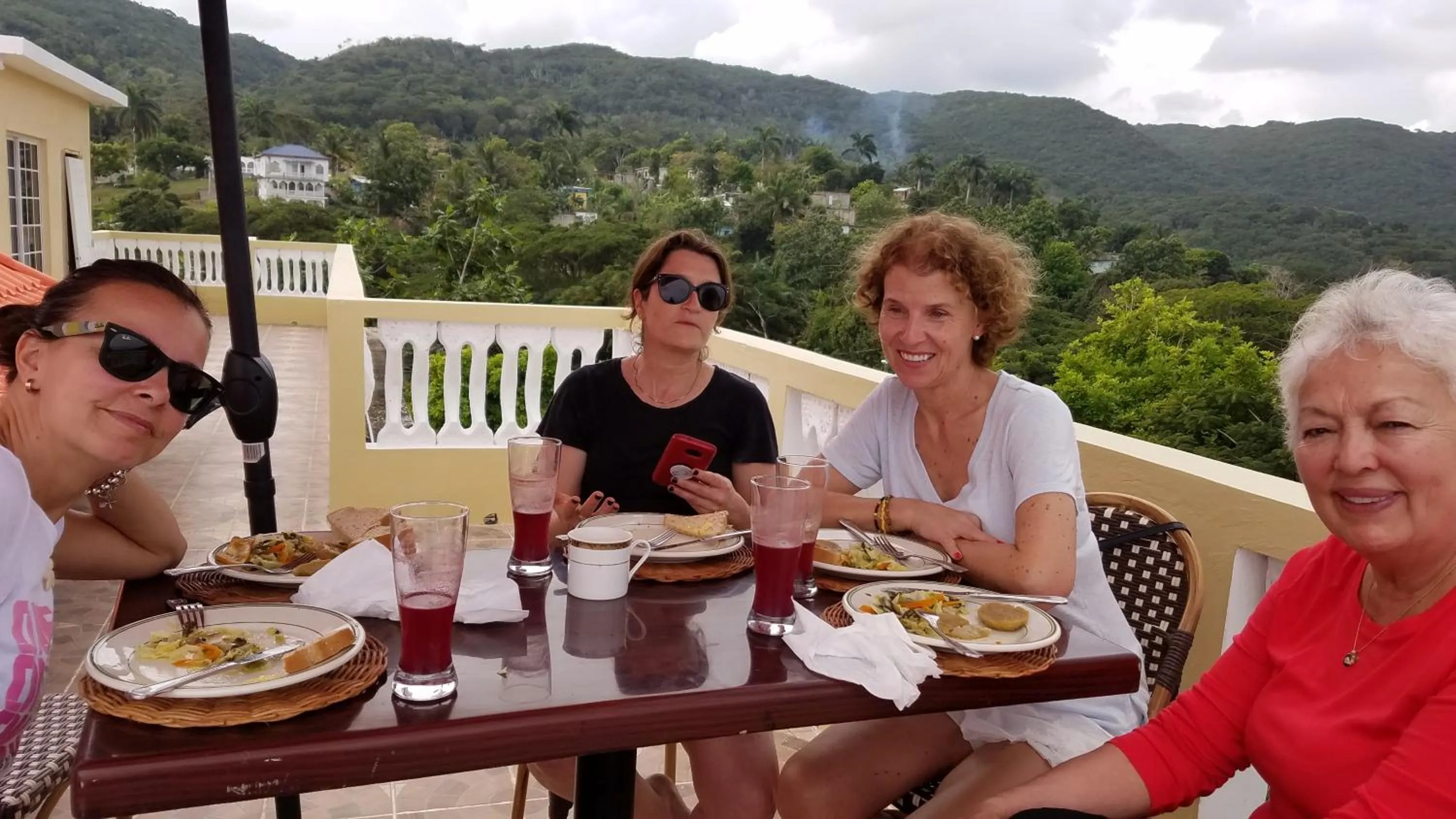 Property building in Takuma Boutque Hotel Hotel Rooms & Suites