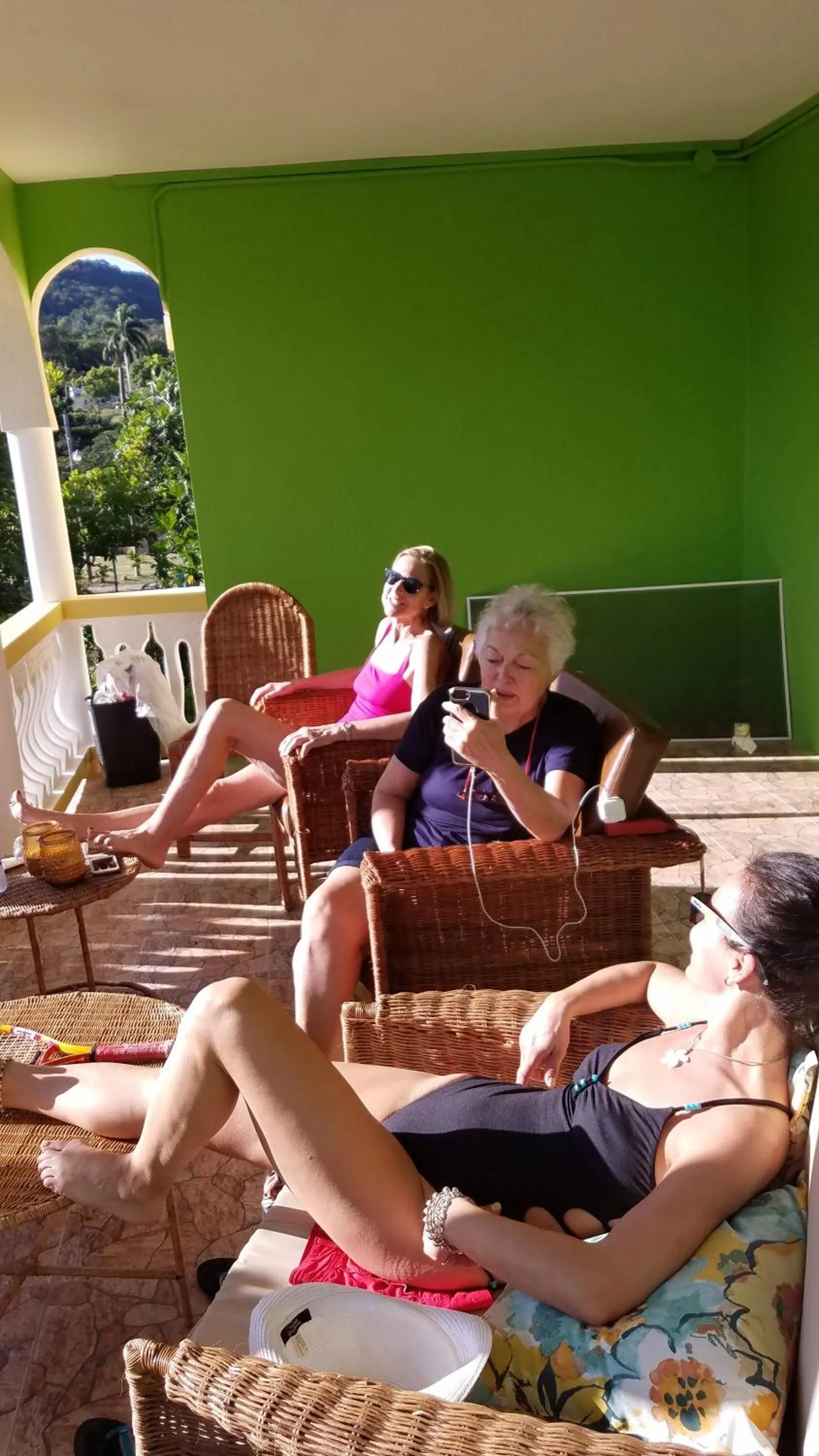 Communal lounge/ TV room in Takuma Boutque Hotel Hotel Rooms & Suites