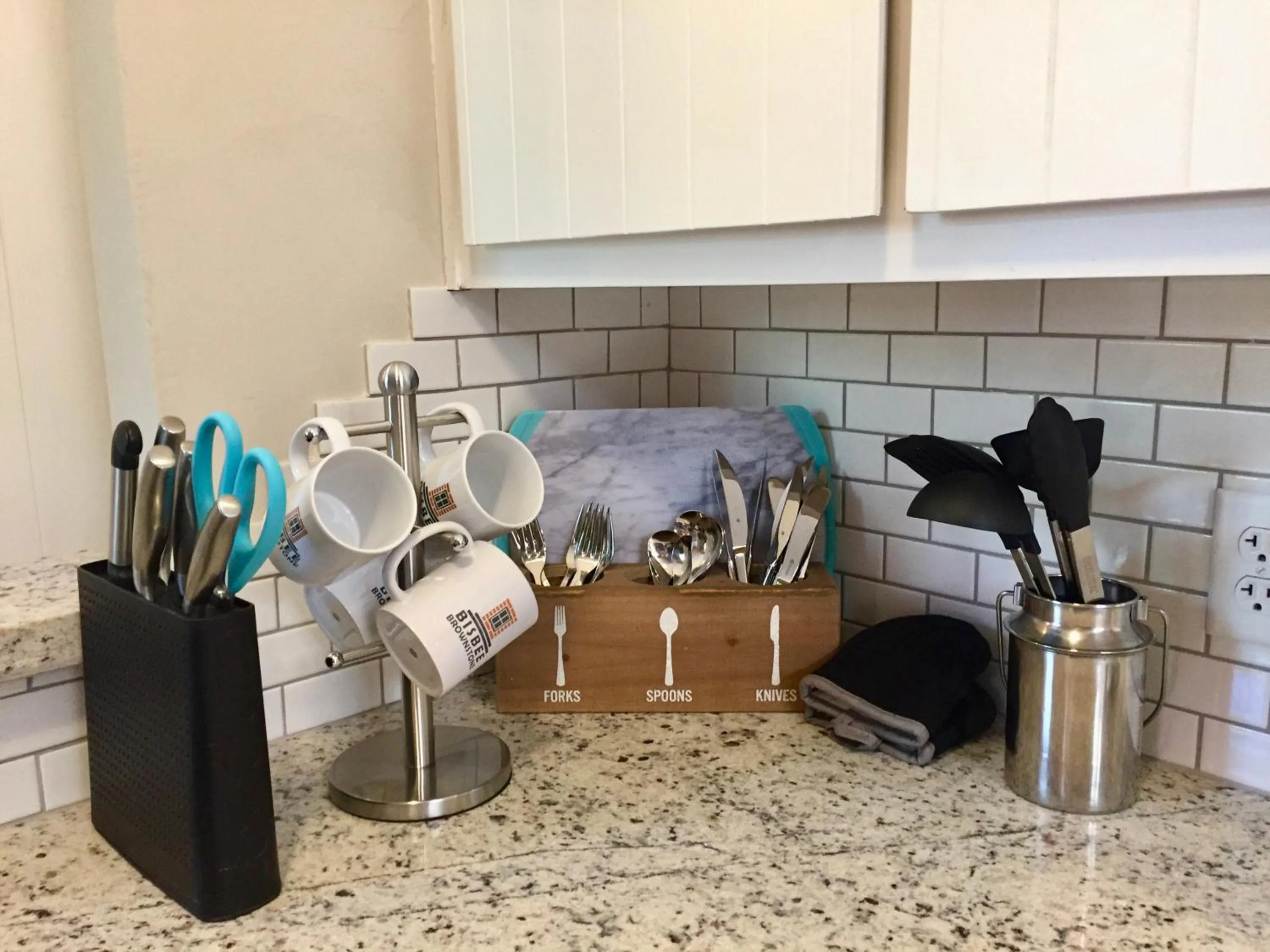 Kitchen or kitchenette in Bisbee Brownstone Suites