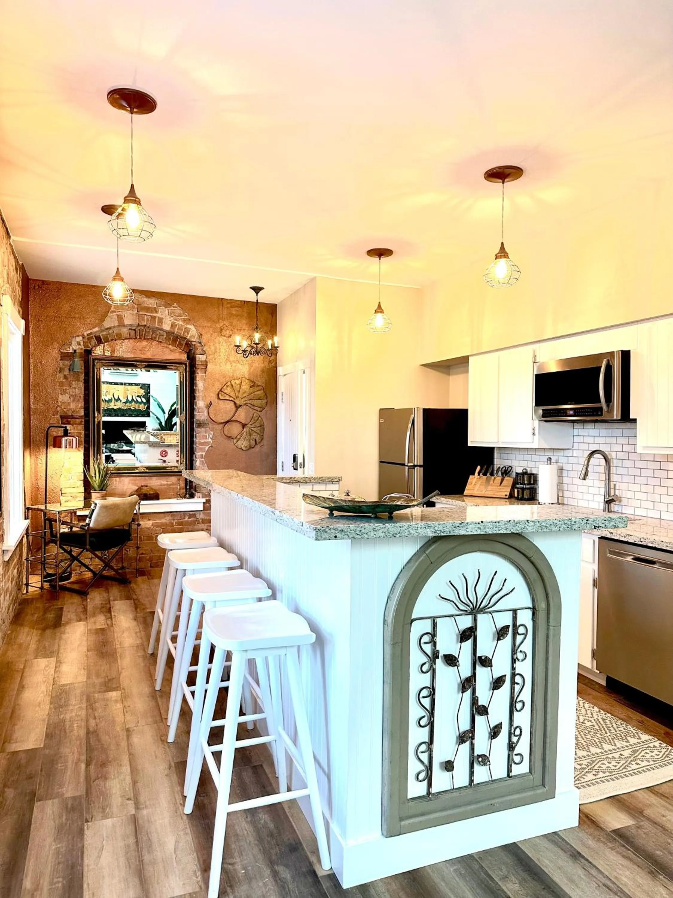 Kitchen or kitchenette in Bisbee Brownstone Suites