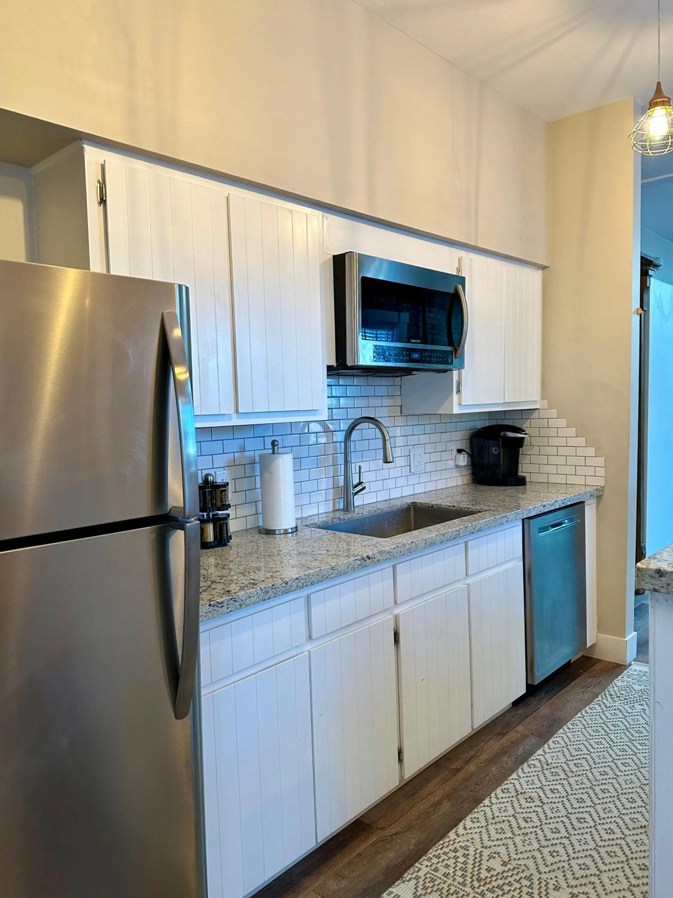 Kitchen or kitchenette in Bisbee Brownstone Suites