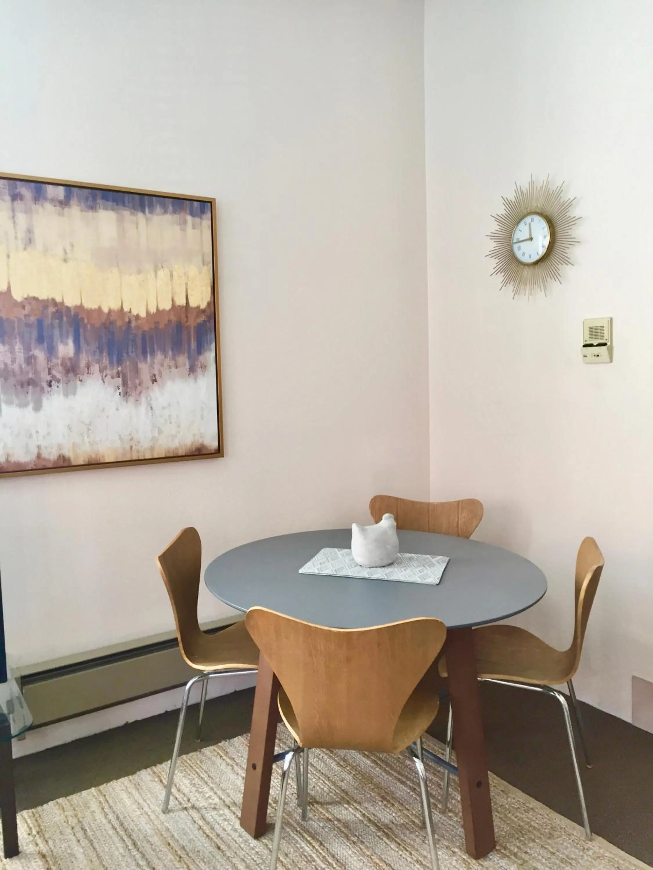 Dining area in Bisbee Brownstone Suites