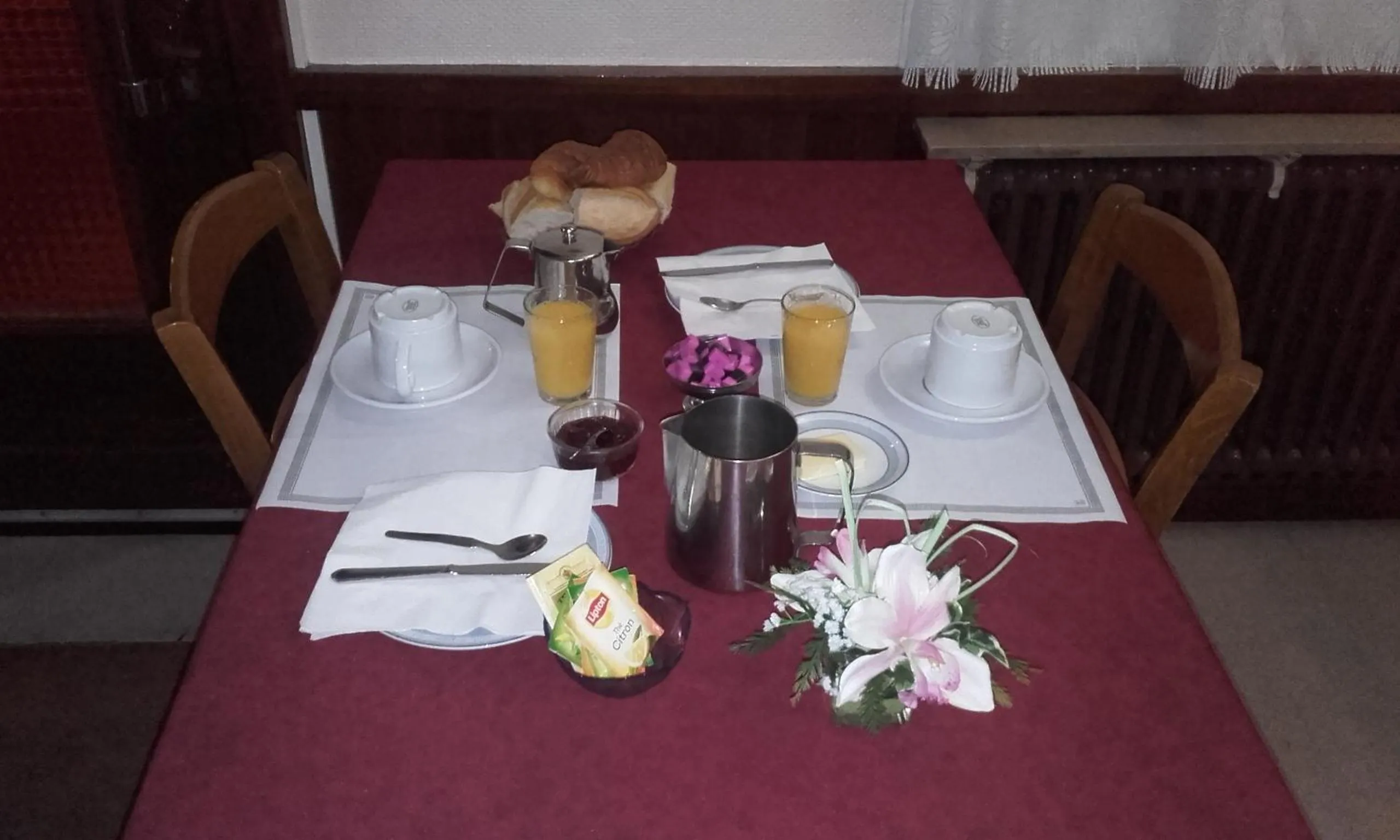Breakfast in Logis Hôtel Beauséjour