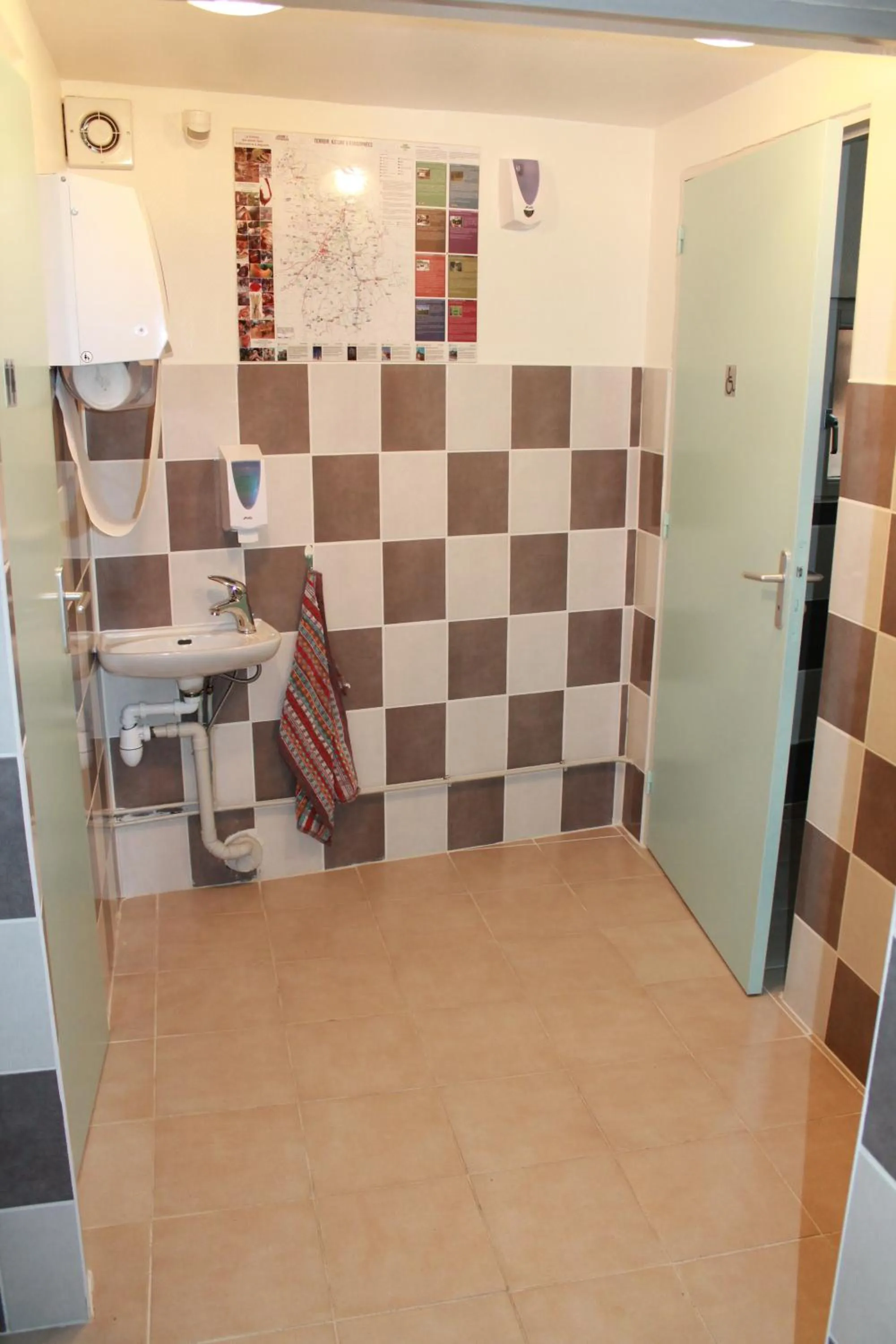 Toilet in Logis Hôtel Beauséjour