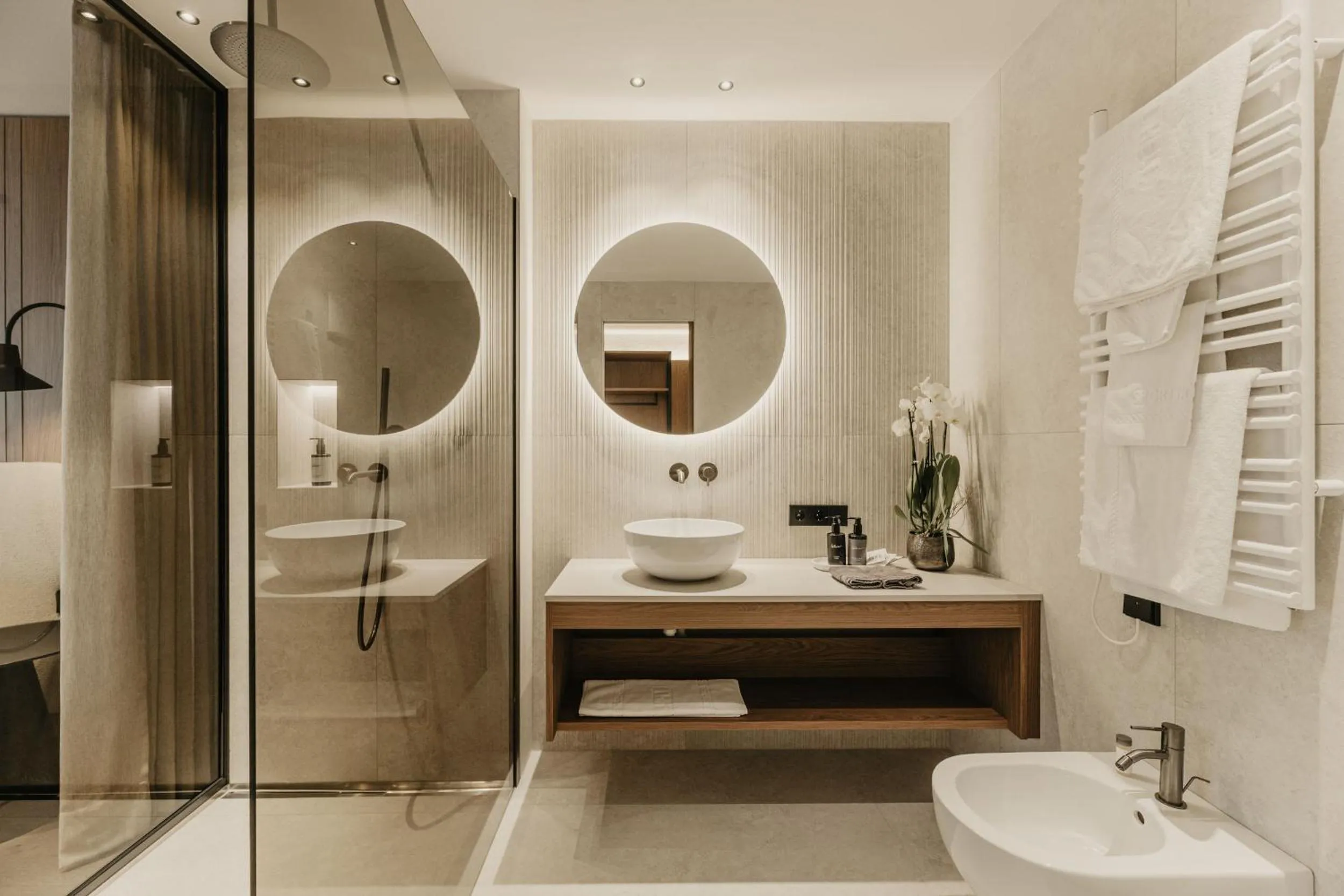 Shower in Hotel Hell