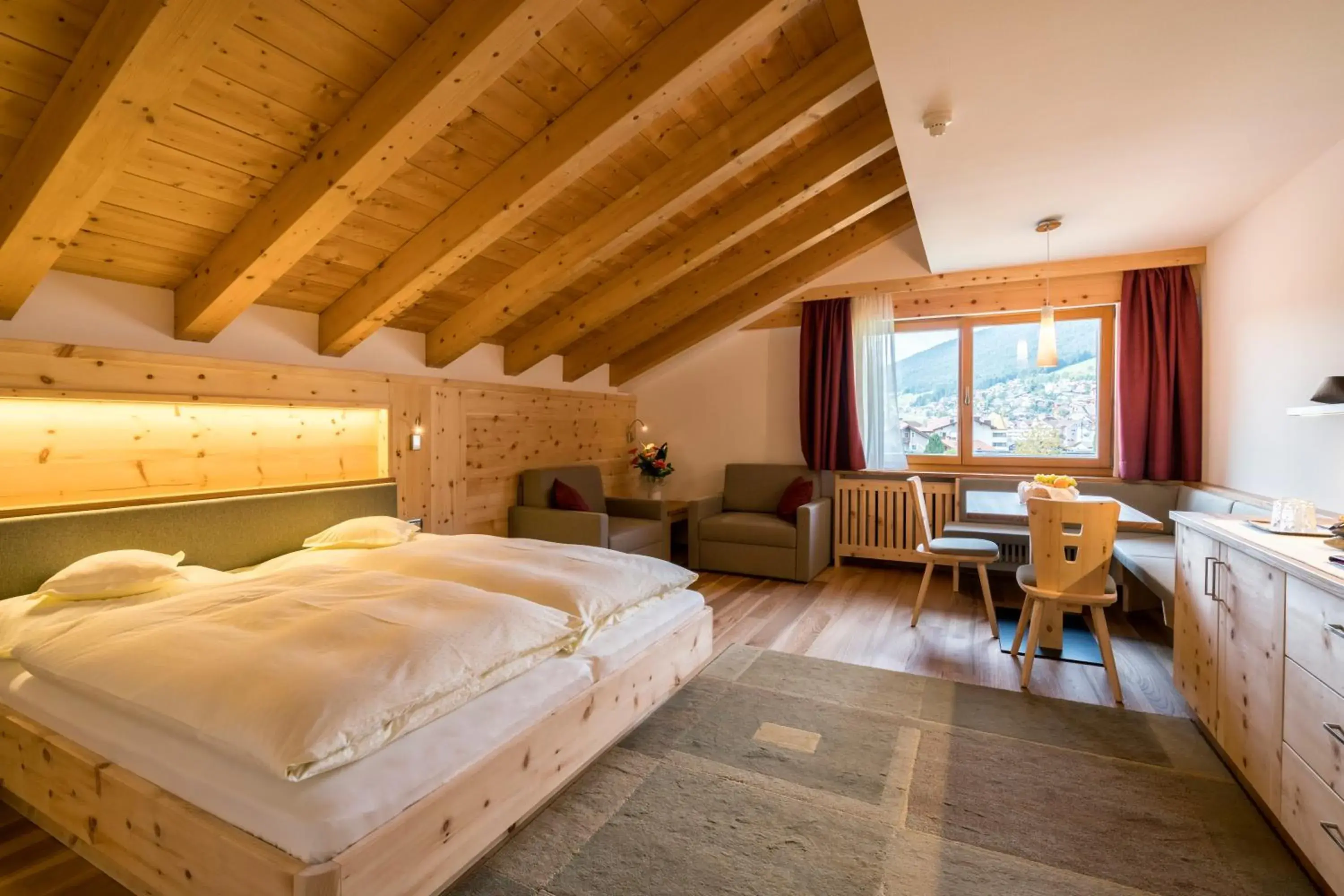 Large Double or Twin Room in Hotel Hell Large Double or Twin Room in Hotel Hell