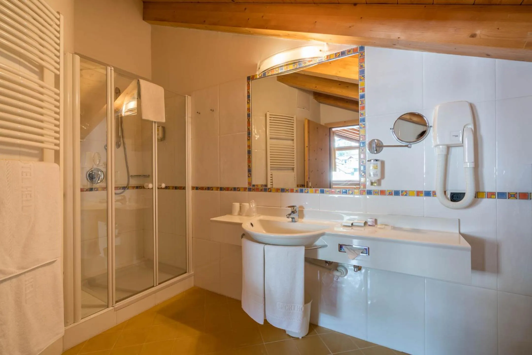 Shower in Hotel Hell