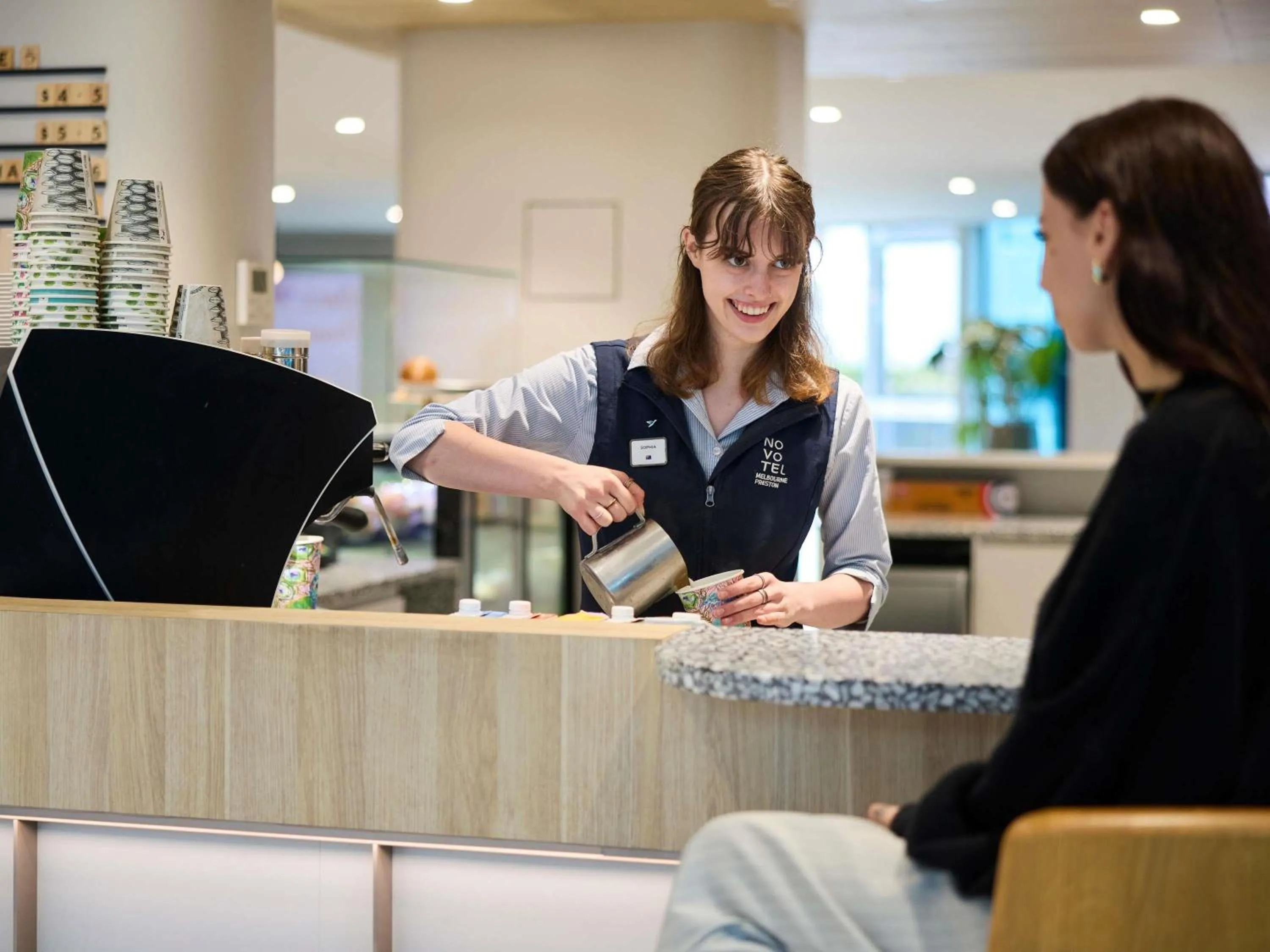 Restaurant/places to eat in Novotel Melbourne Preston