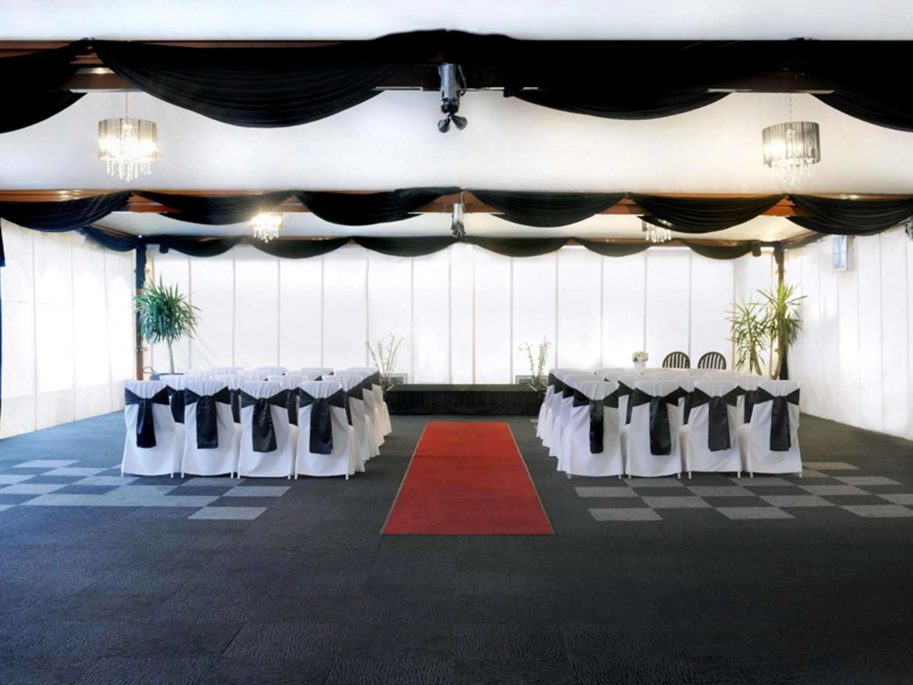 wedding in Novotel Melbourne Preston