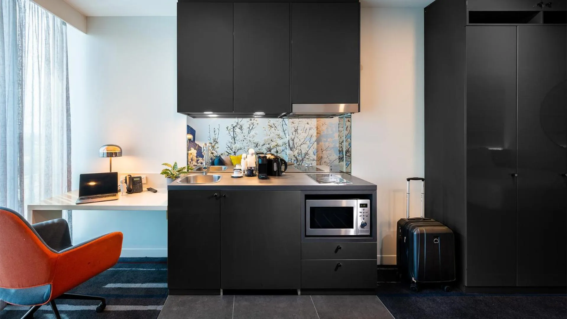 Kitchen or kitchenette in Novotel Melbourne Preston