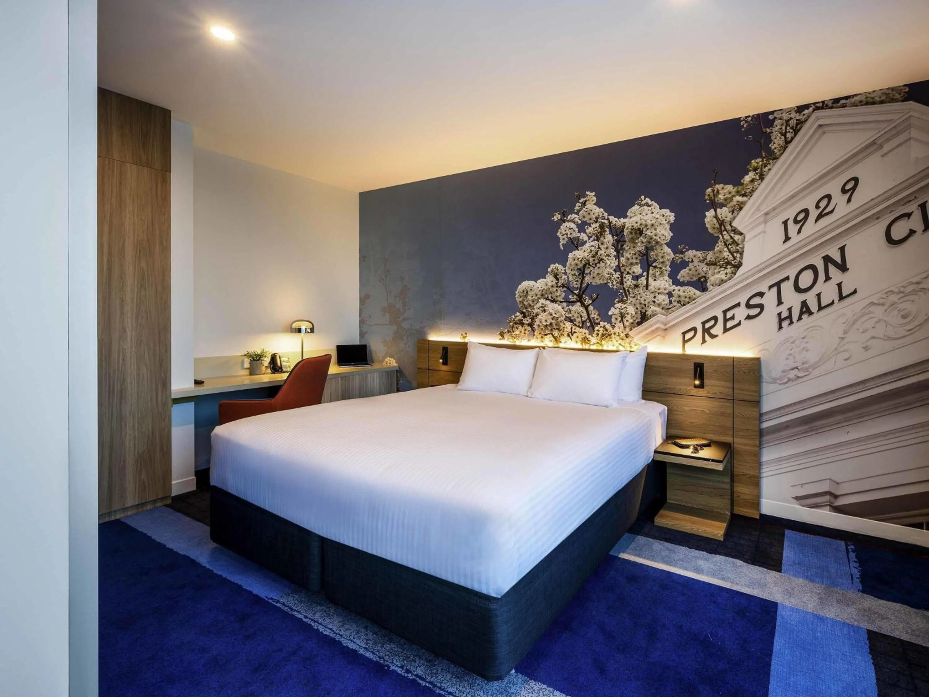 Bedroom, Bed in Novotel Melbourne Preston