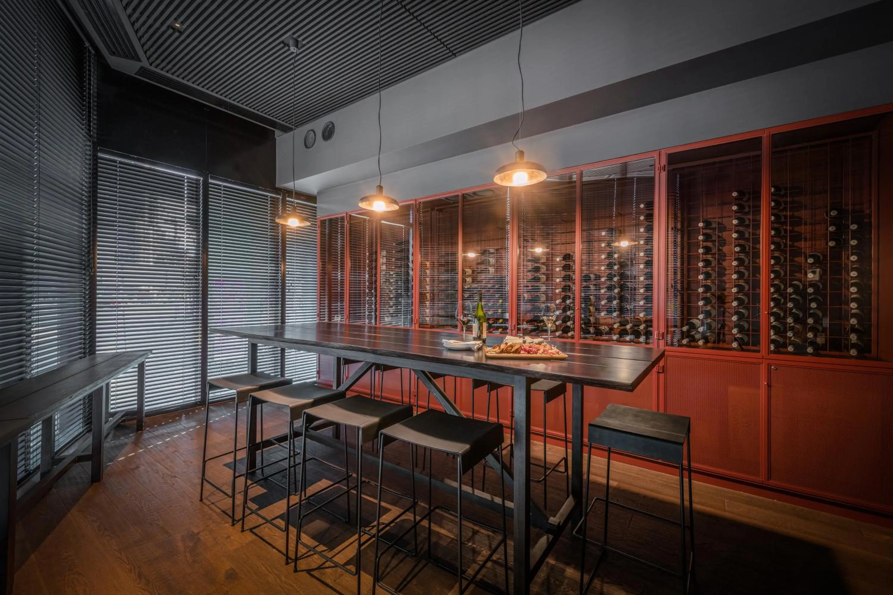 Restaurant/places to eat in Shadow Play by Peppers