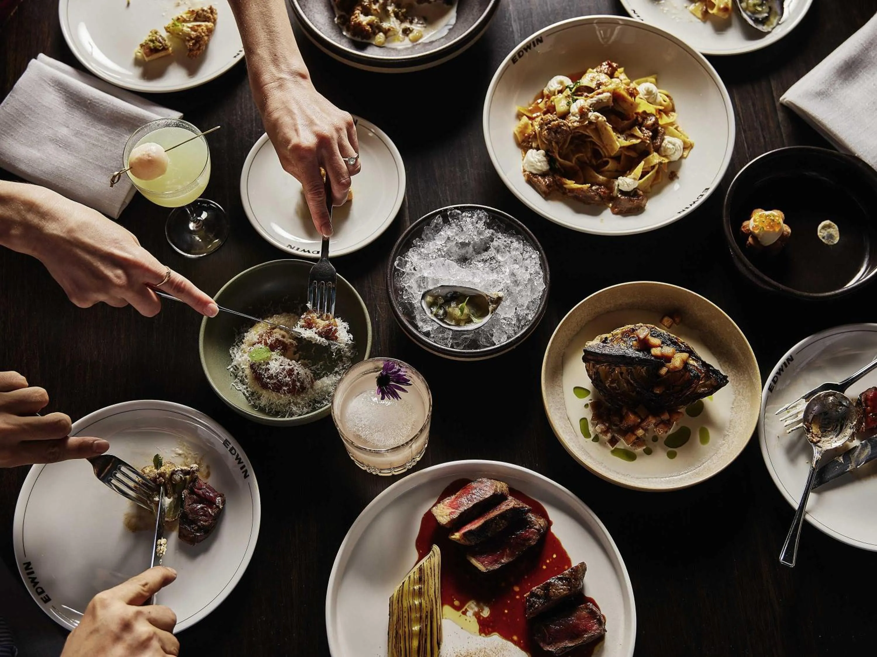 Restaurant/places to eat in Shadow Play by Peppers