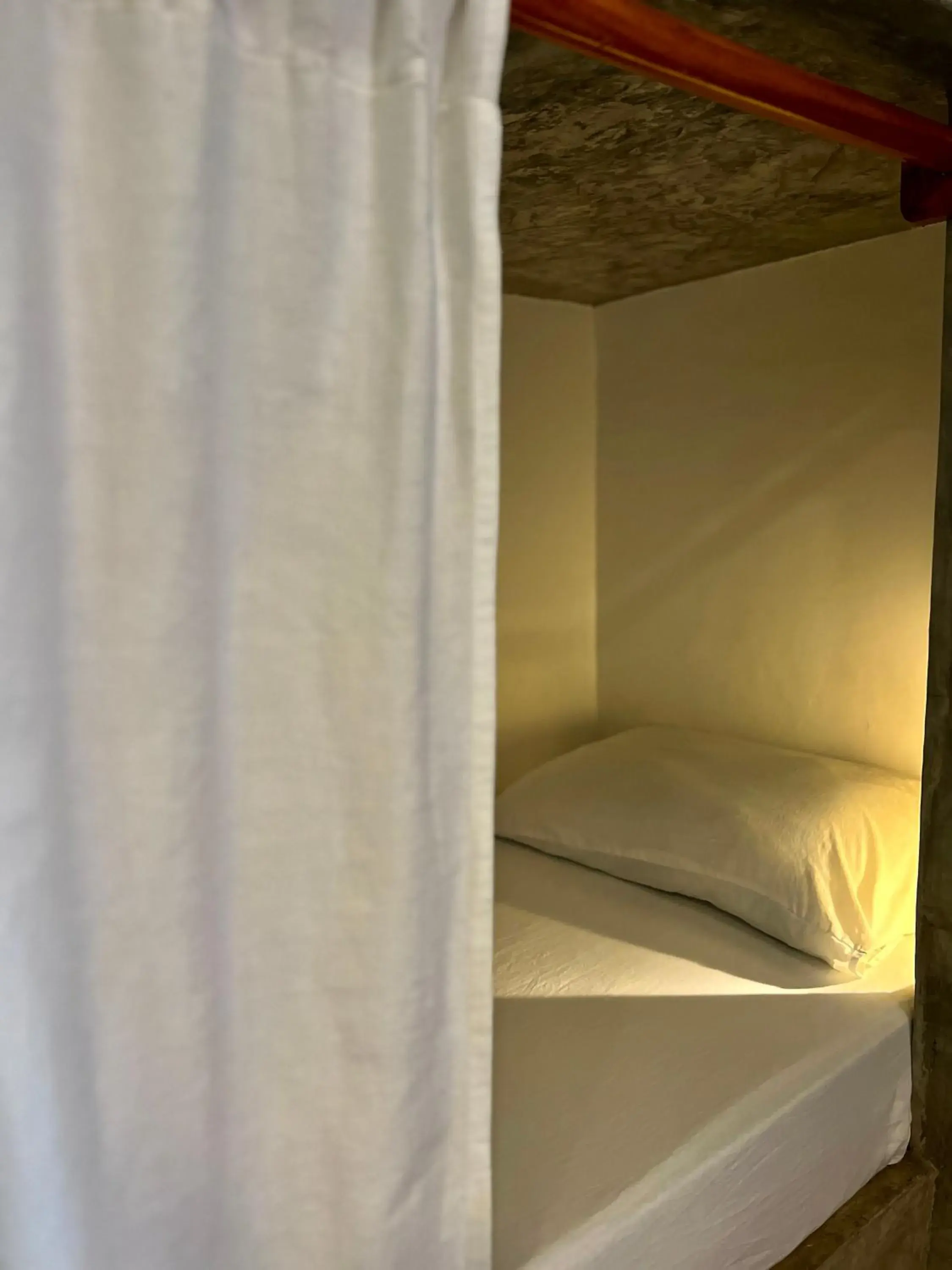 Bed in 8-Bed Mixed Dormitory Room in Chief Mau Moalboal Cebu Bed in 8-Bed Mixed Dormitory Room in Chief Mau Moalboal Cebu