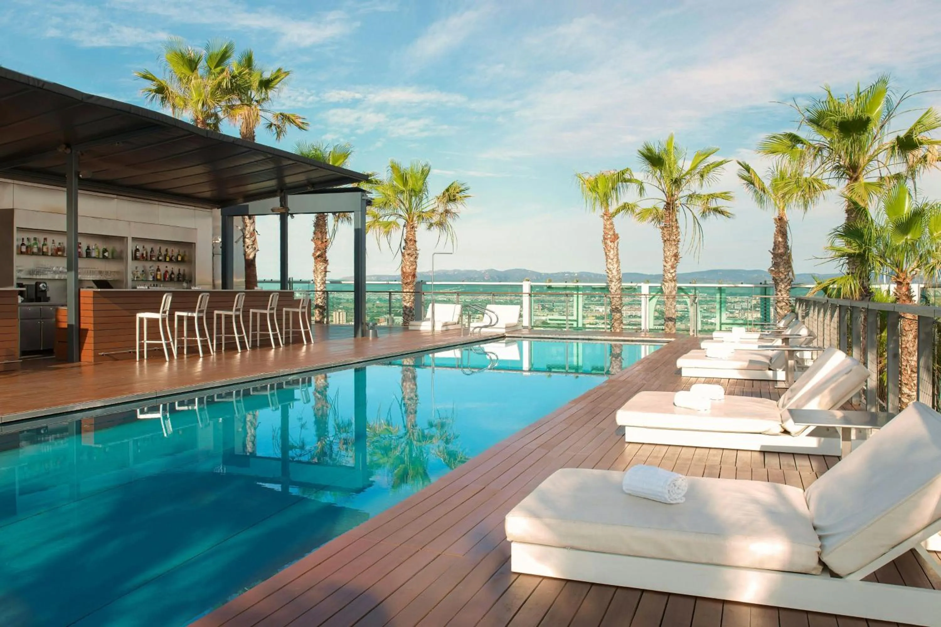 Swimming pool in Renaissance Barcelona Fira Hotel