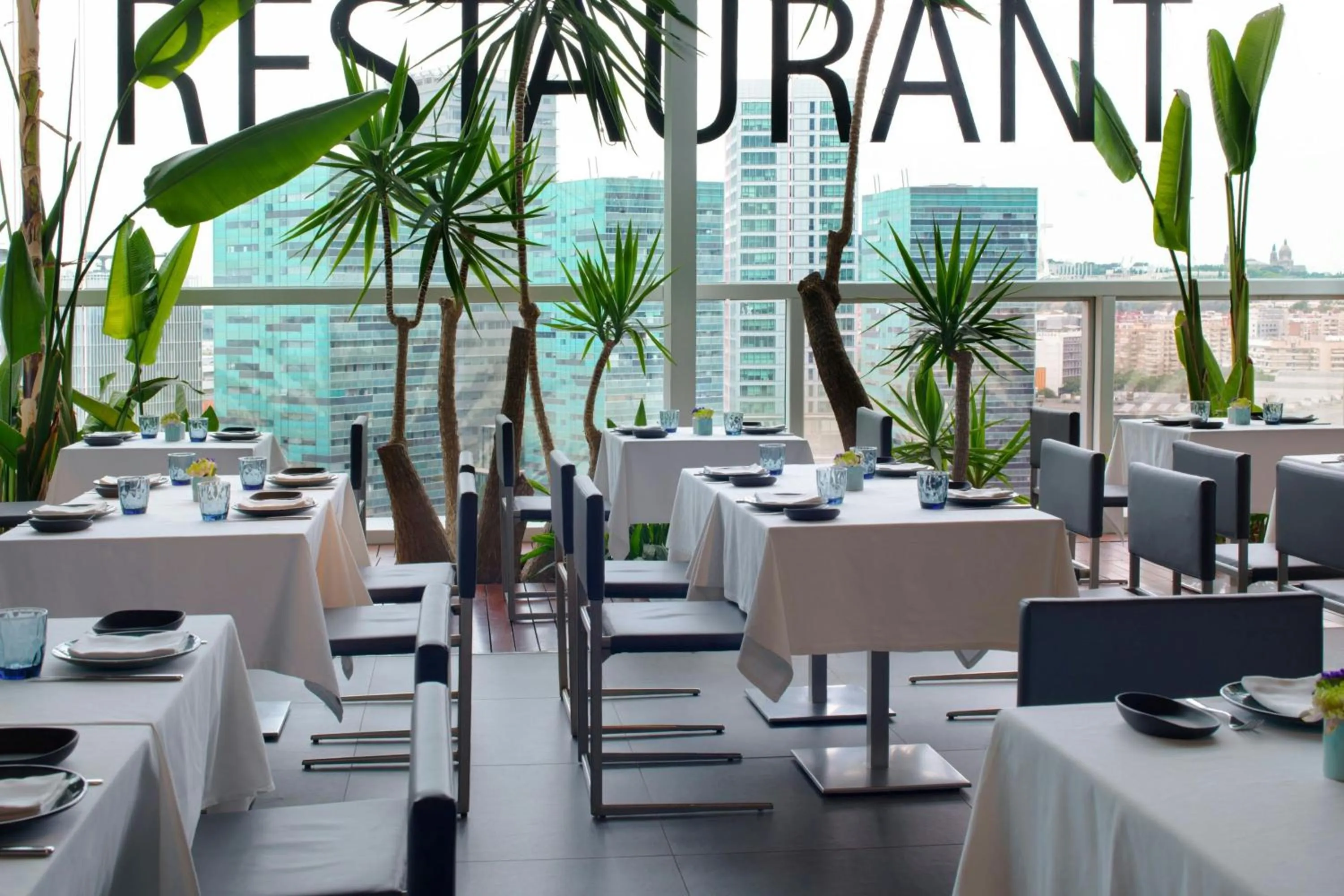 Restaurant/places to eat in Renaissance Barcelona Fira Hotel