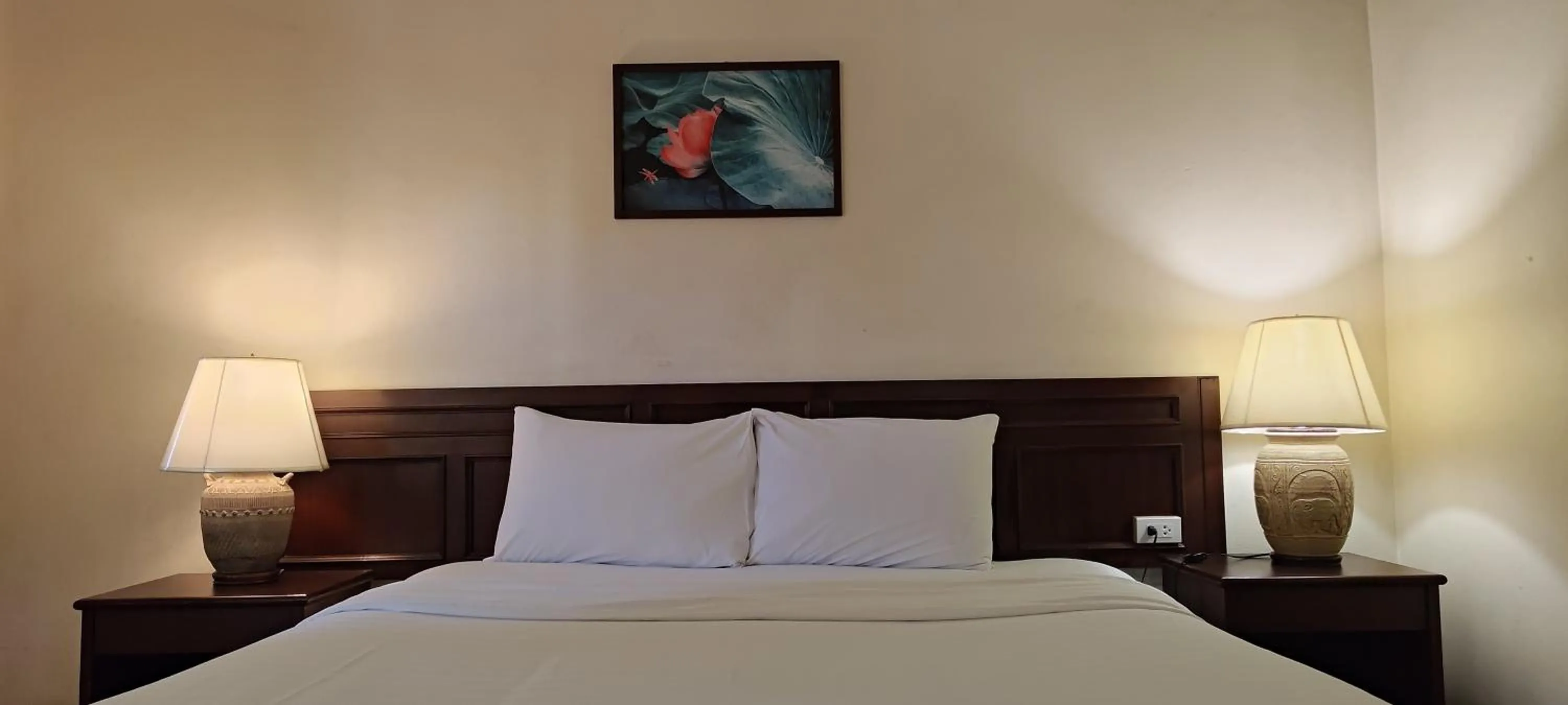 Bed in Puangpen Villa Hotel