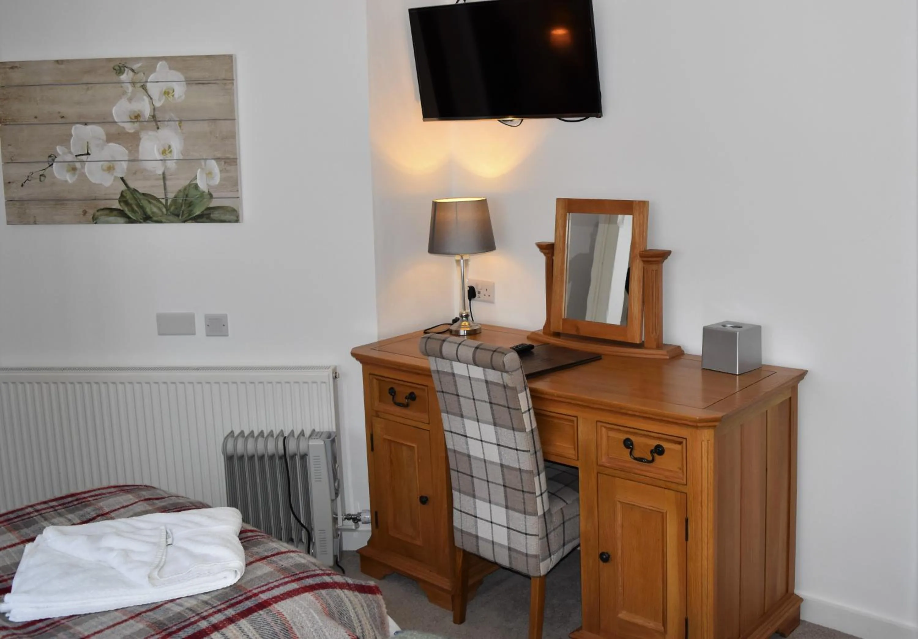 TV and multimedia, Bed in Three Horseshoes Country Inn