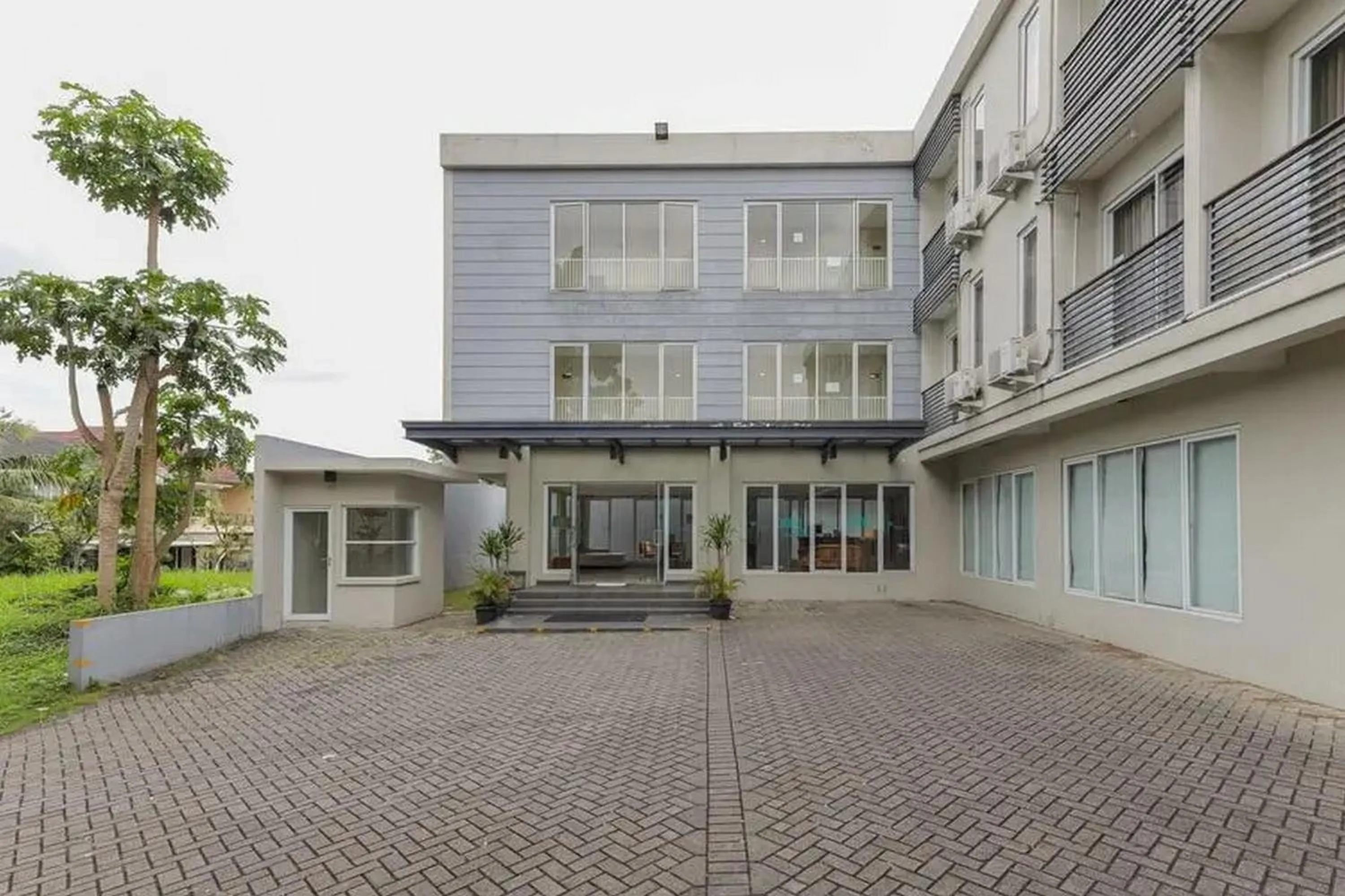 Property building in Capital O 91288 Chrysant Premiere Residence