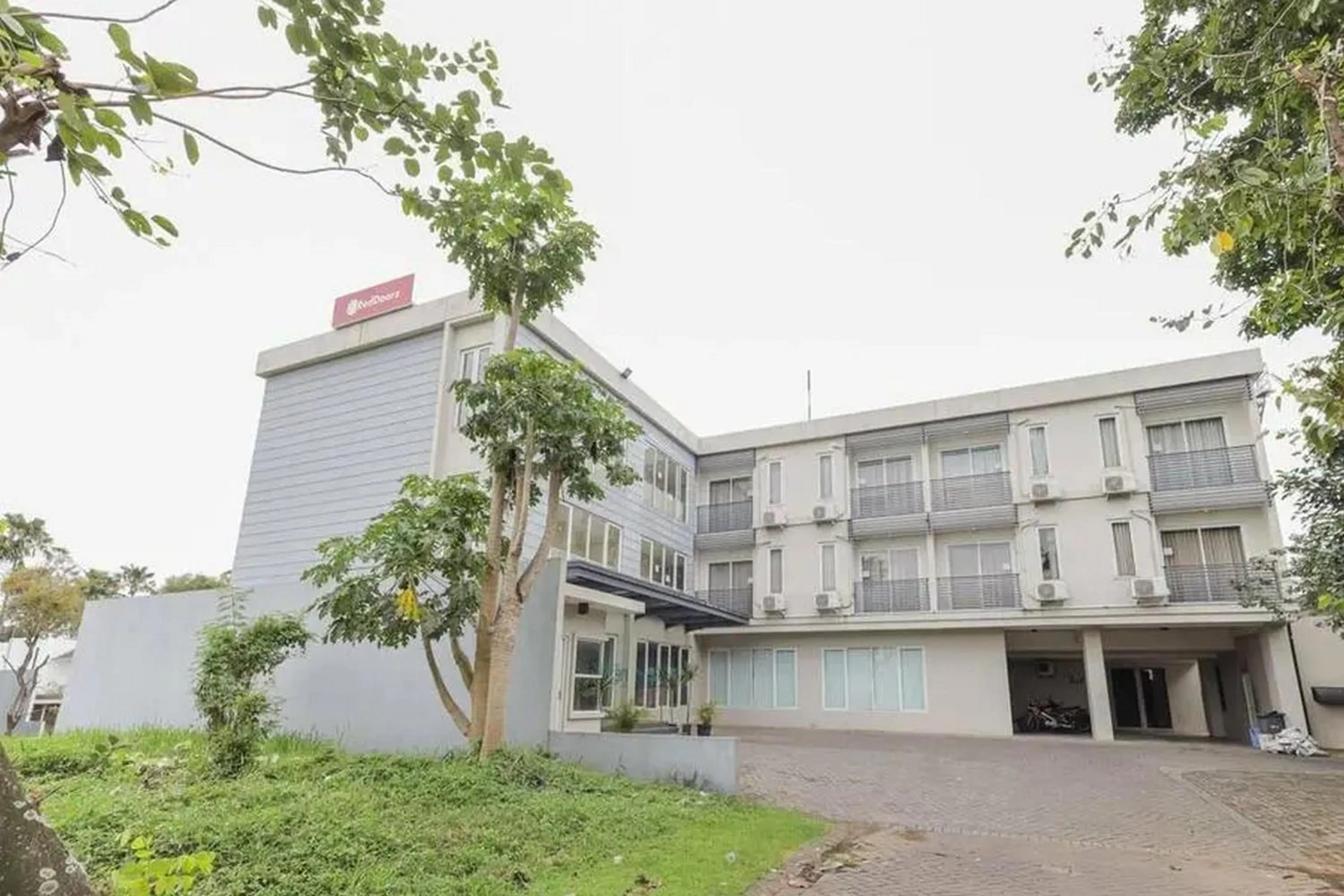 Property building in Capital O 91288 Chrysant Premiere Residence