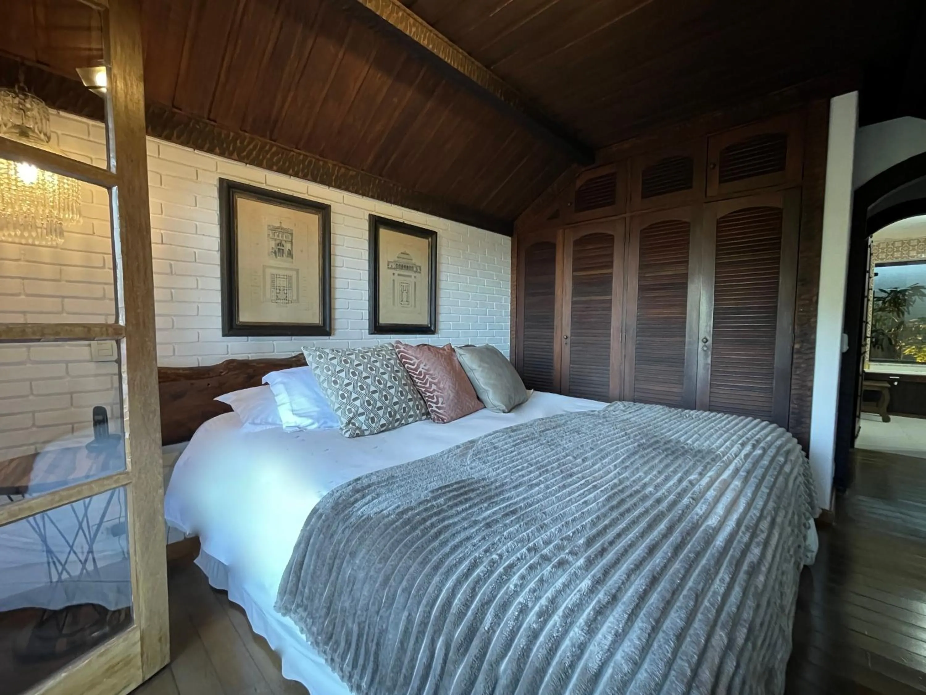 Bedroom, Bed in Alma Hotel