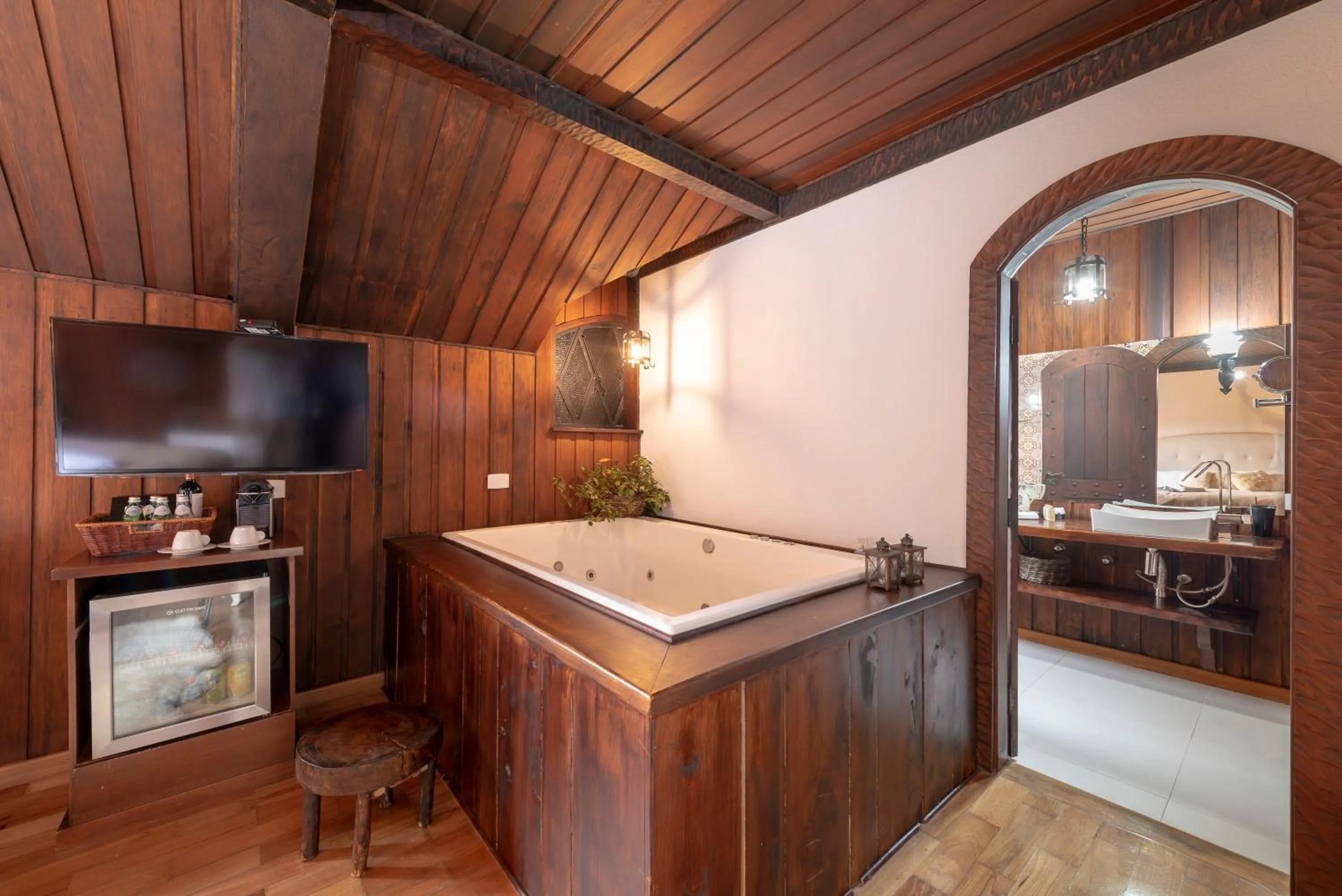 Bedroom in Alma Hotel