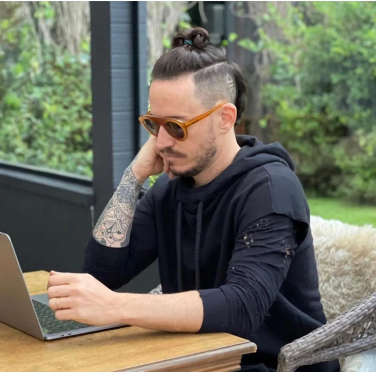 Restaurant/places to eat in Alma Hotel