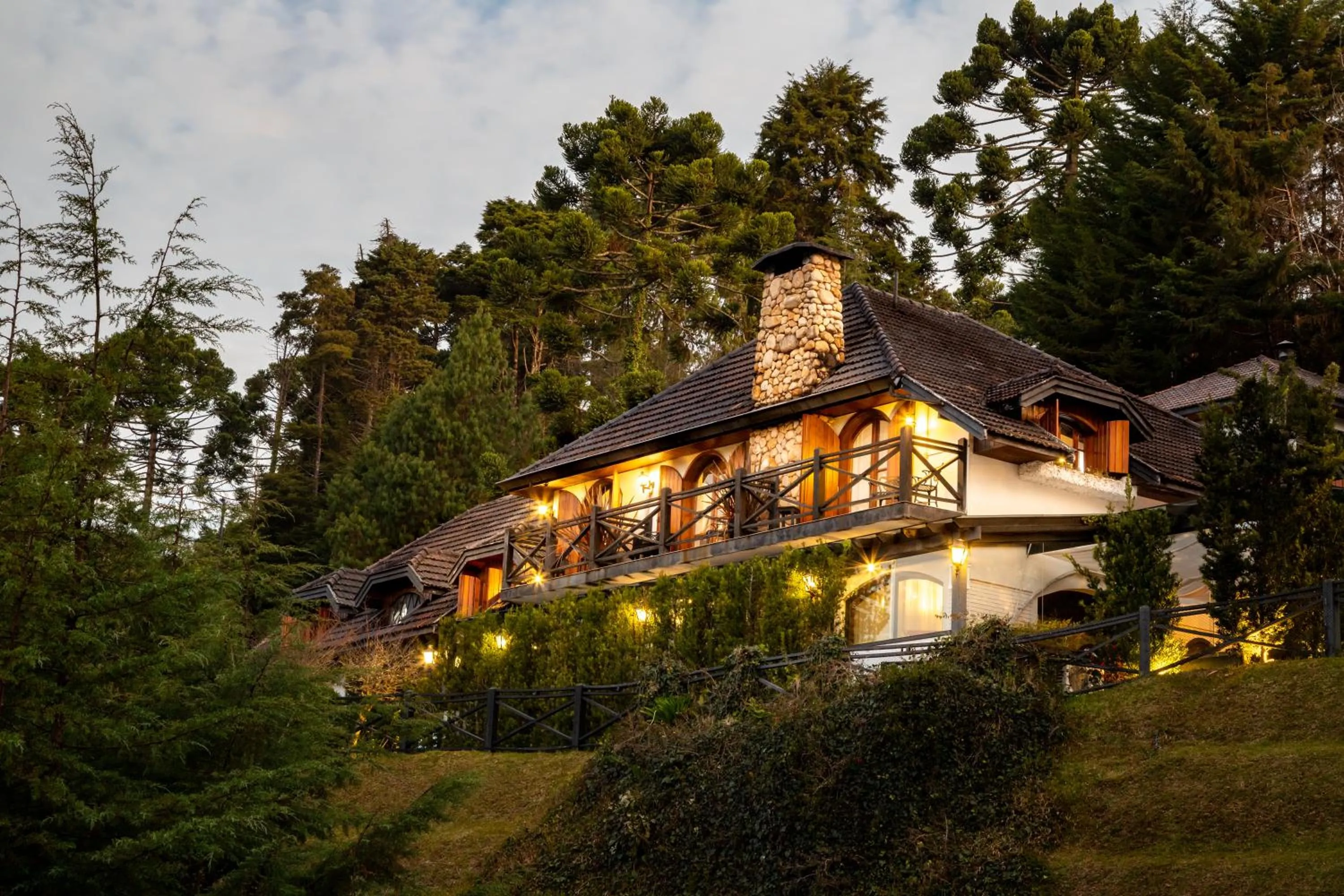 Facade/entrance in Alma Hotel