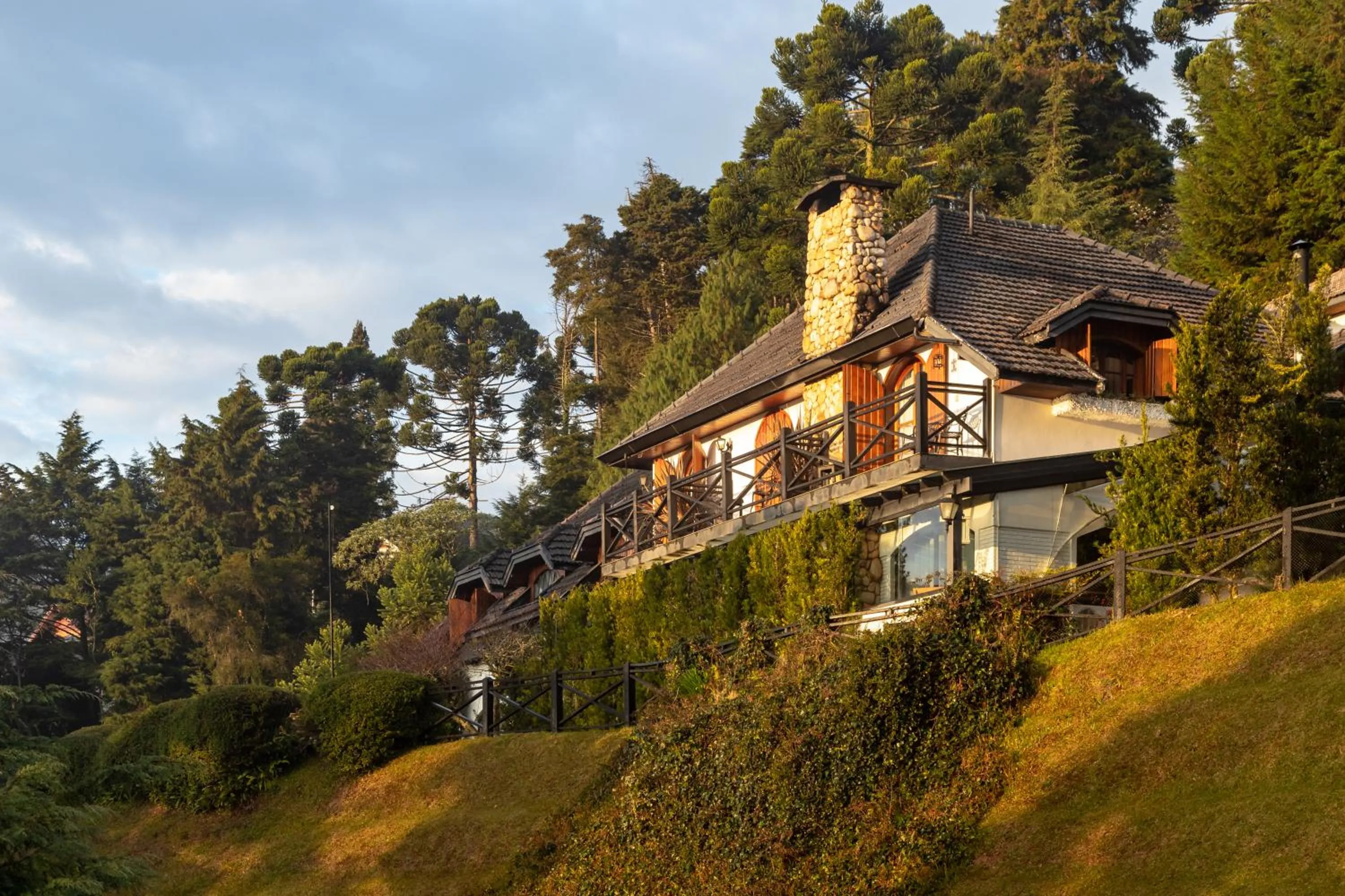 Facade/entrance in Alma Hotel