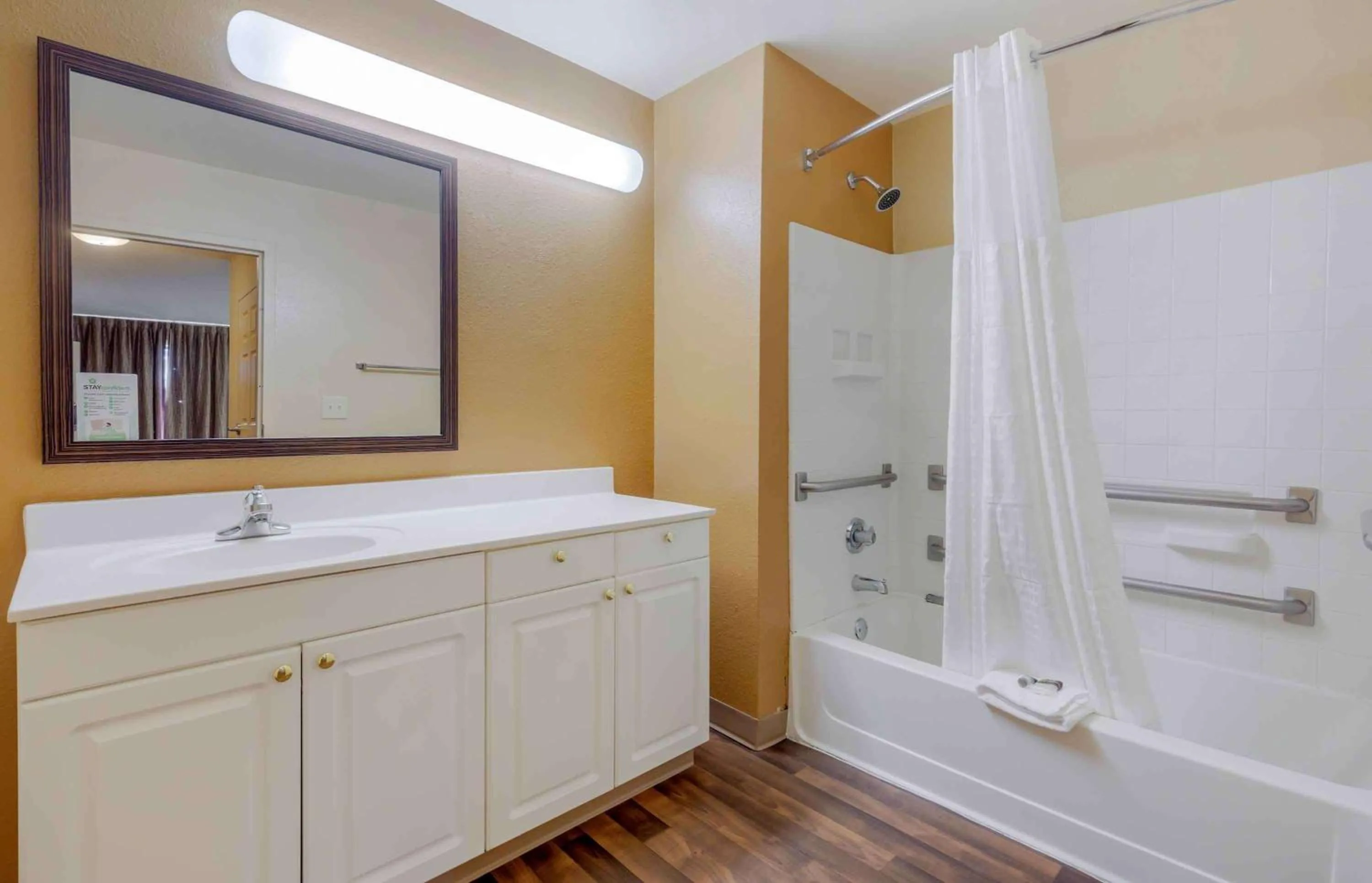 Bathroom in Extended Stay America Select Suites - Raleigh - RTP - 4610 Miami Blvd