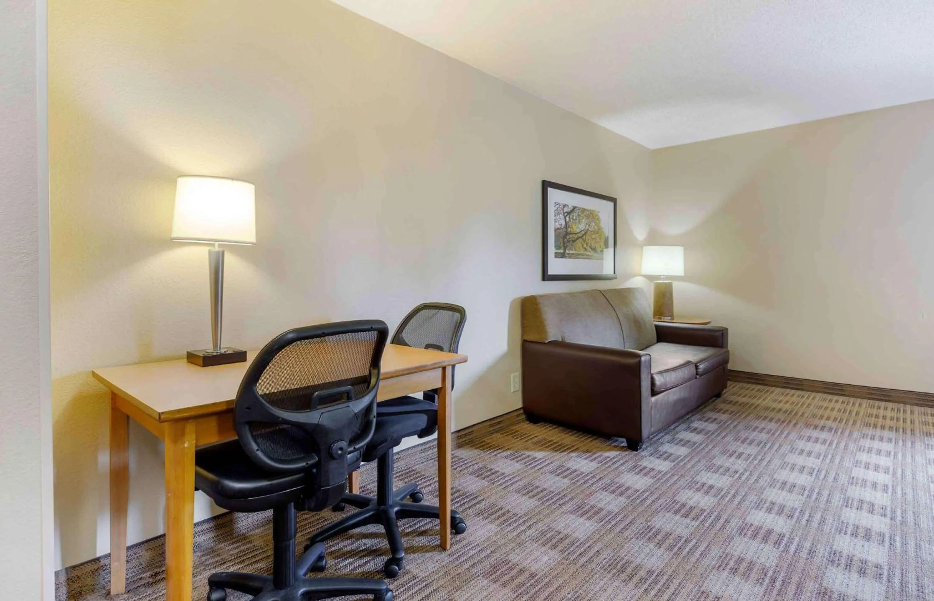 Bedroom, Bed in Extended Stay America Select Suites - Raleigh - RTP - 4610 Miami Blvd