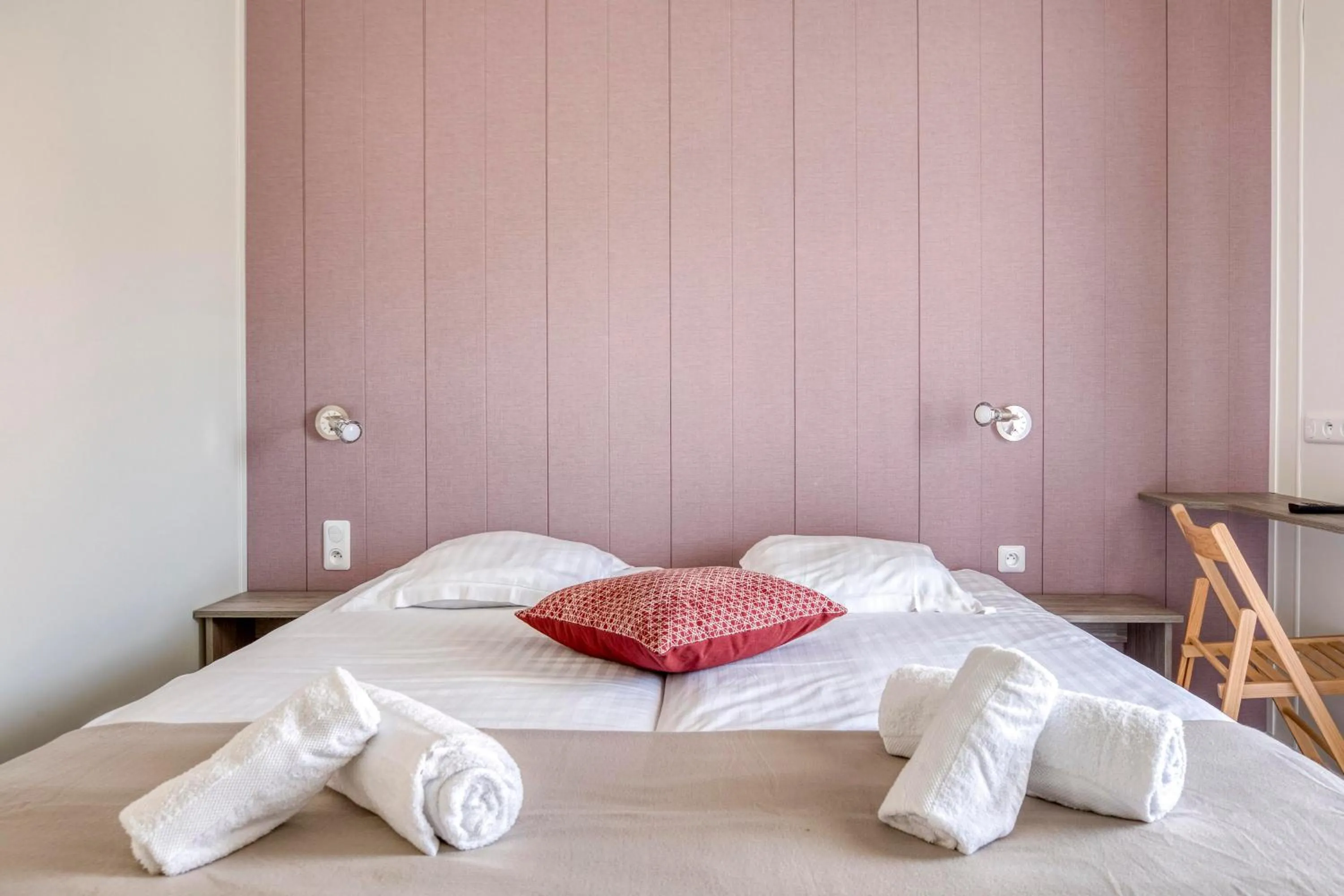 Bedroom, Bed in Domaine Mélusine - à 2km du Puy duFou France !