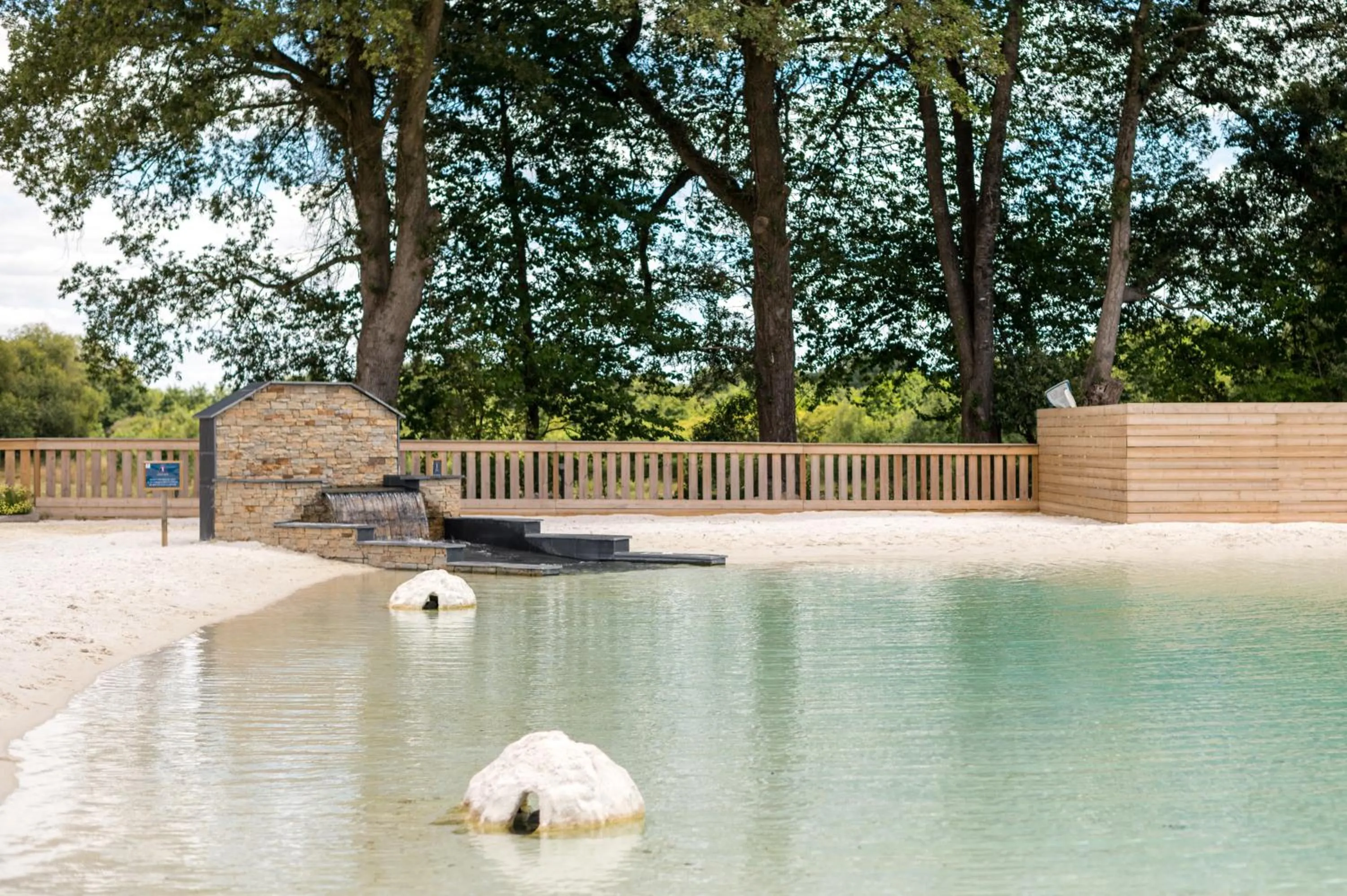 Swimming pool in Domaine Mélusine - à 2km du Puy duFou France !