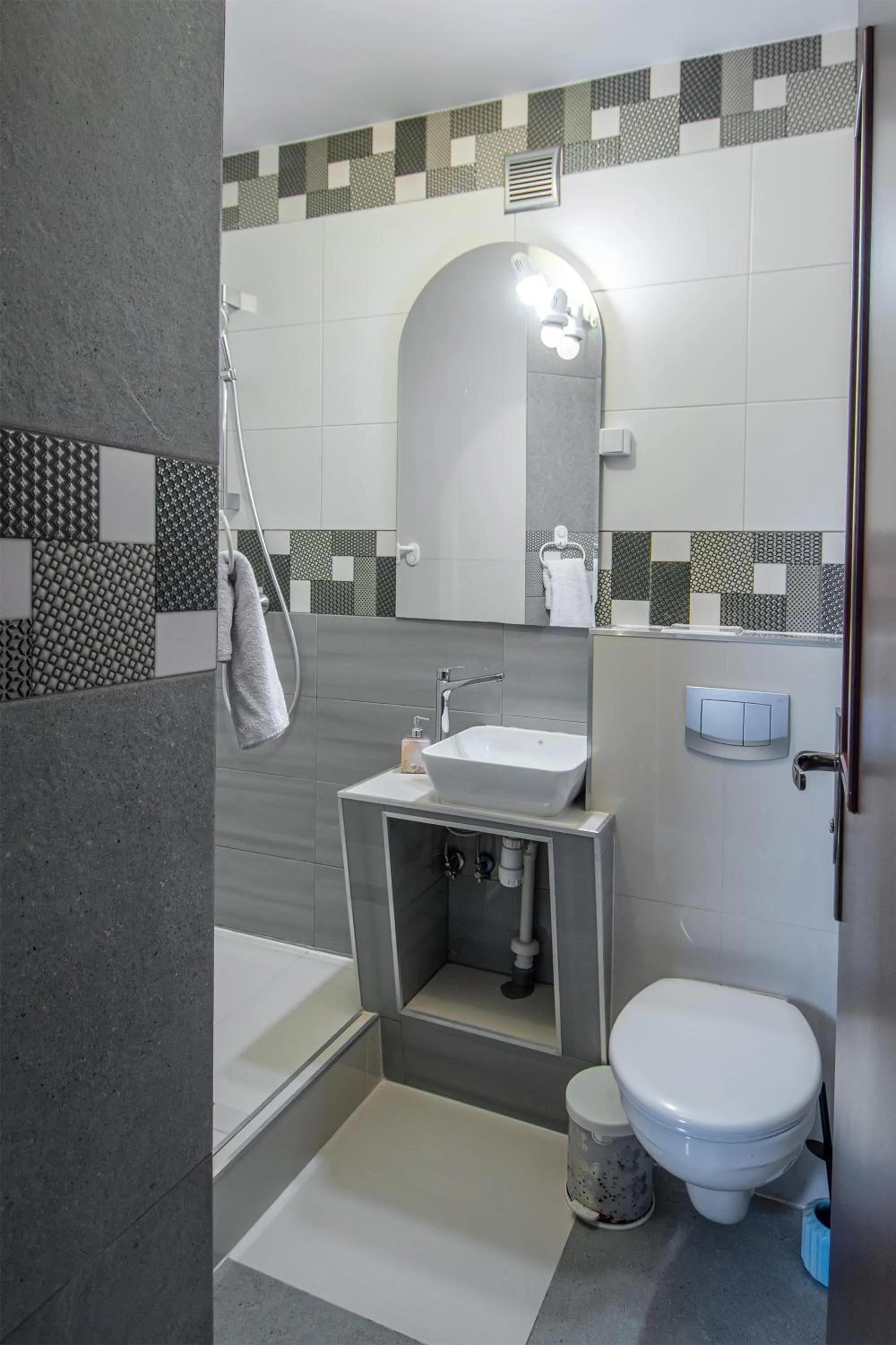 Shower in Villa Asesor