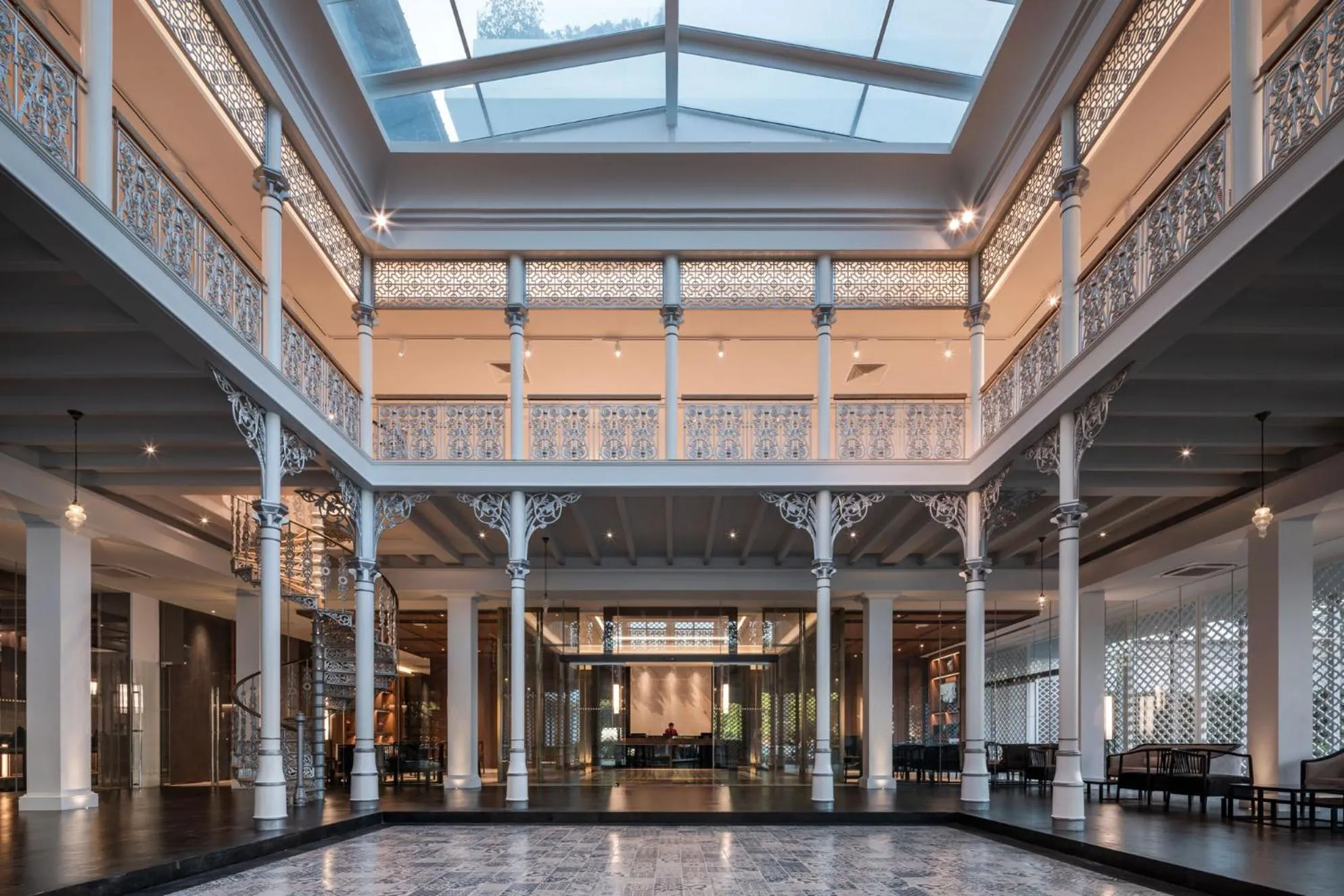 Lobby or reception in Ramada Plaza by Wyndham Chao Fah Phuket